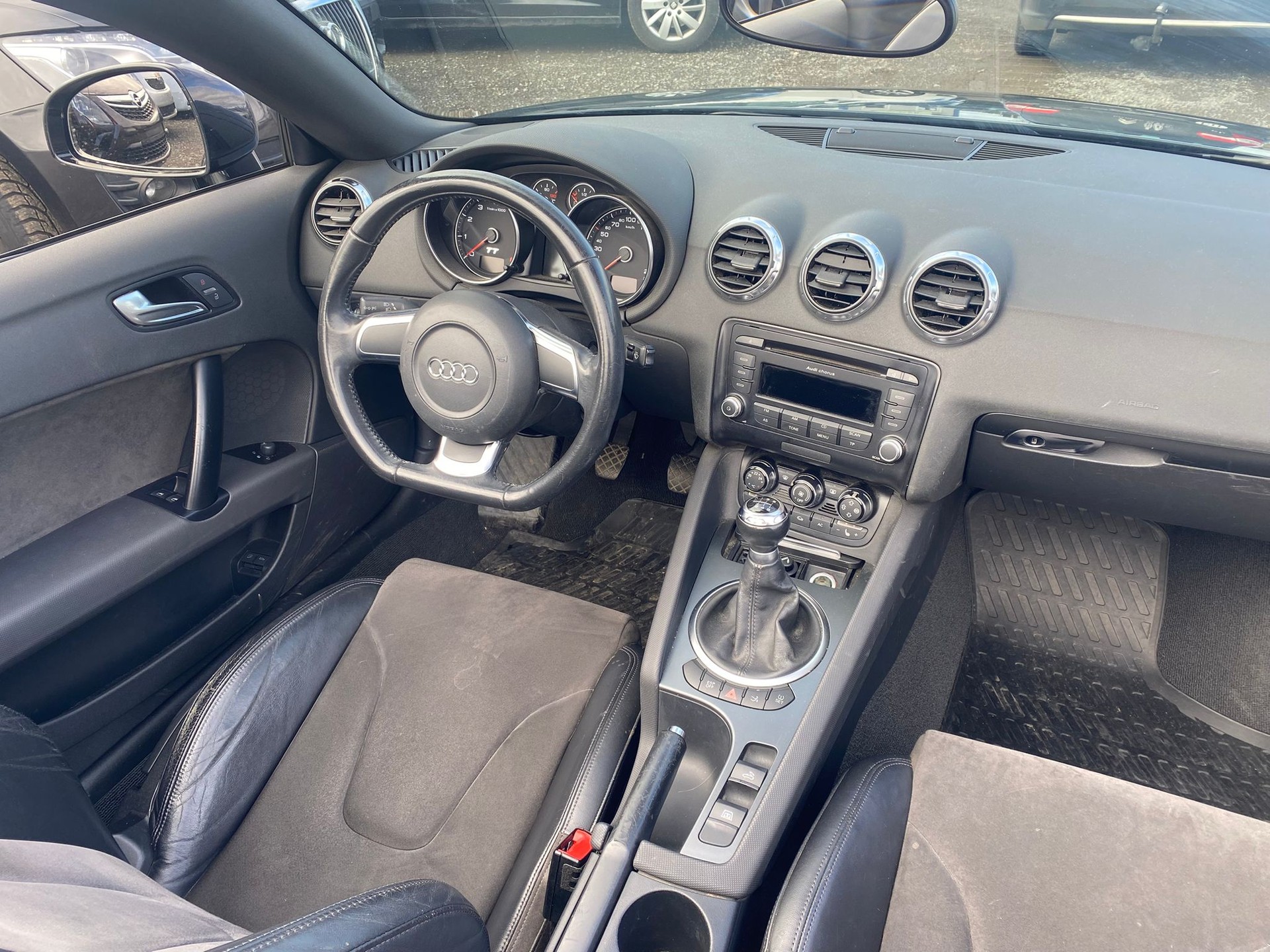 AUDI TT Roadster 2.0 TFSI-image-12