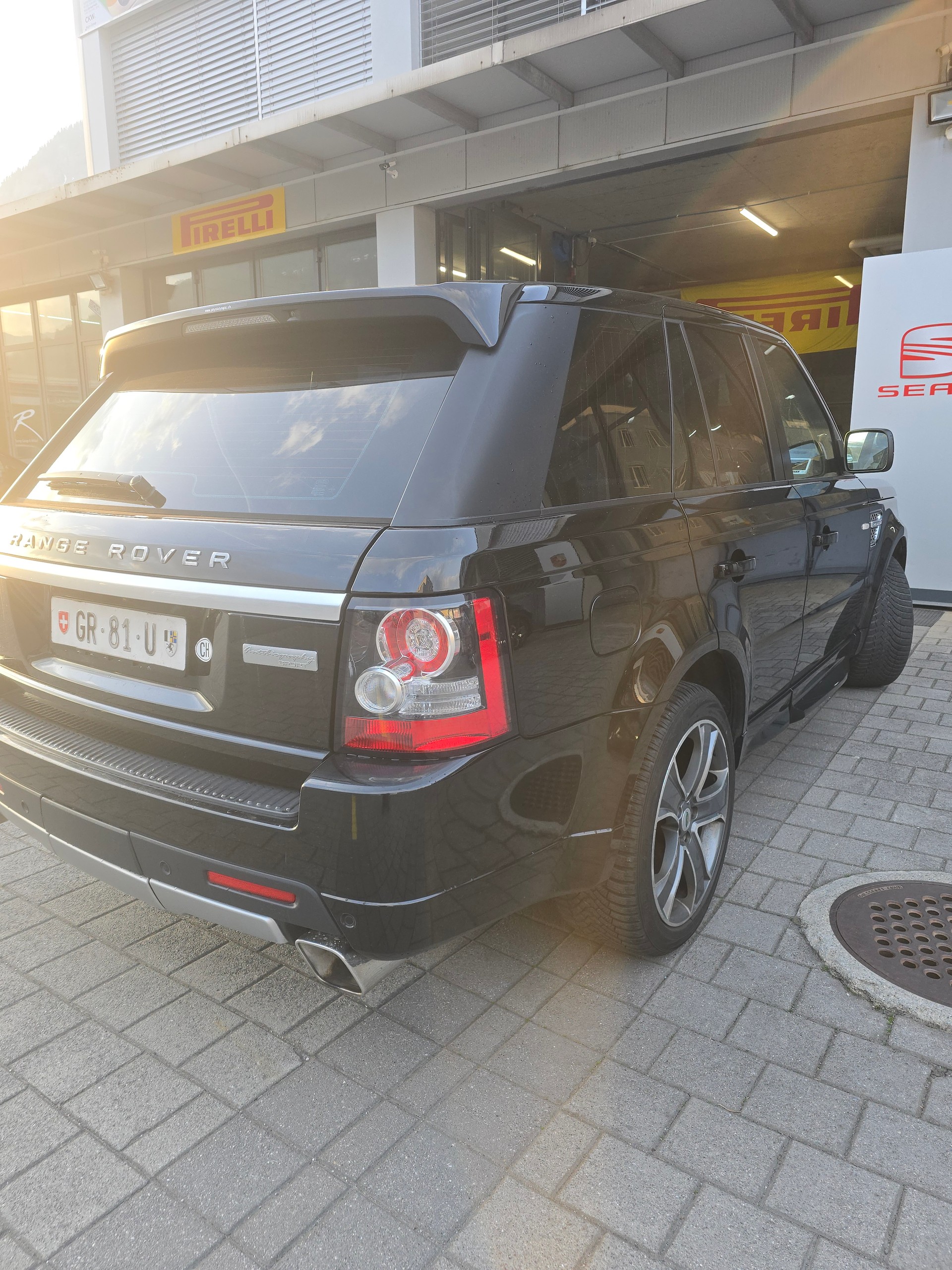 LAND ROVER Range Rover Sport 3.0 TDV6 Autobiography Automatic-image-2