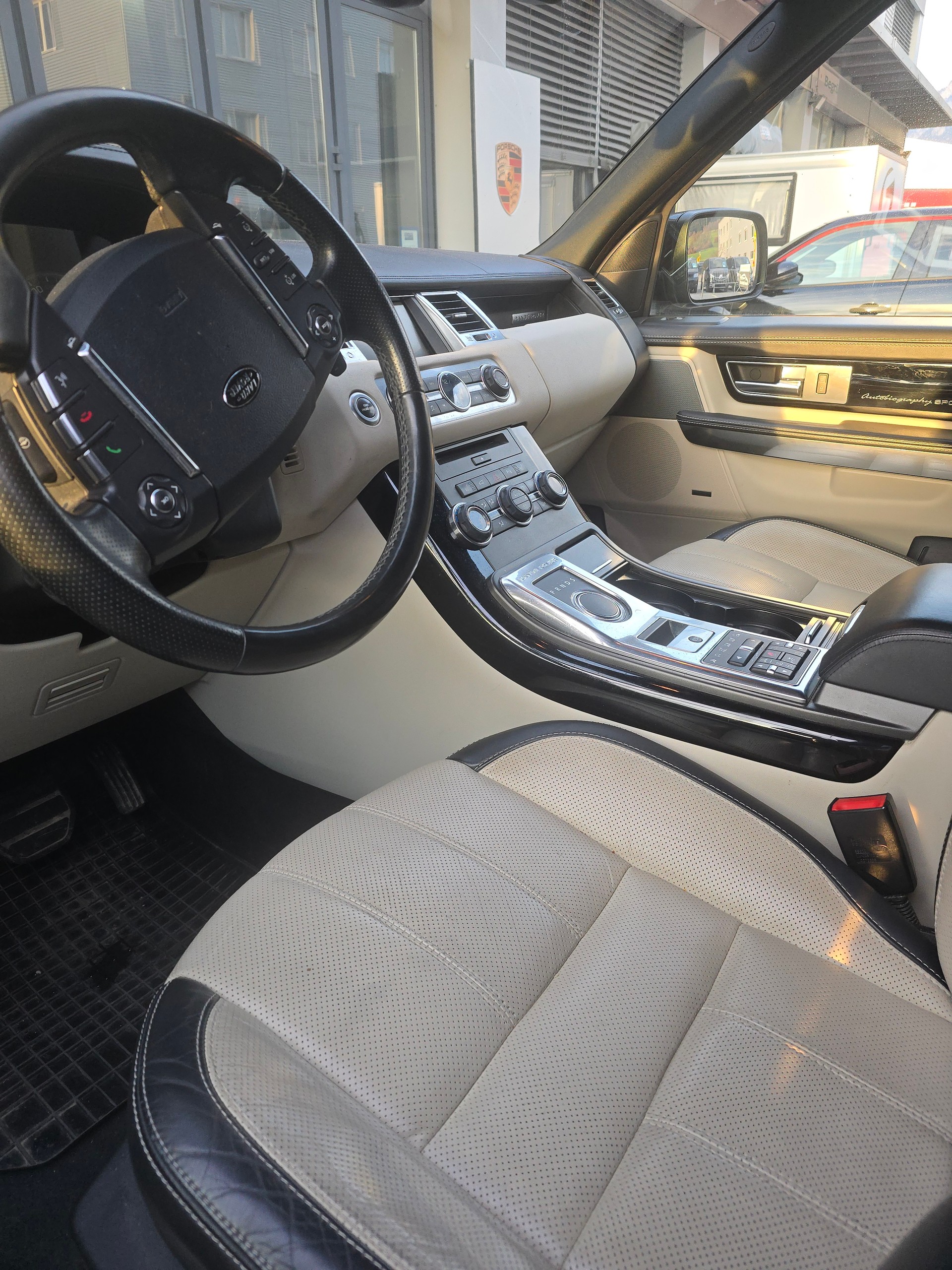 LAND ROVER Range Rover Sport 3.0 TDV6 Autobiography Automatic-image-1