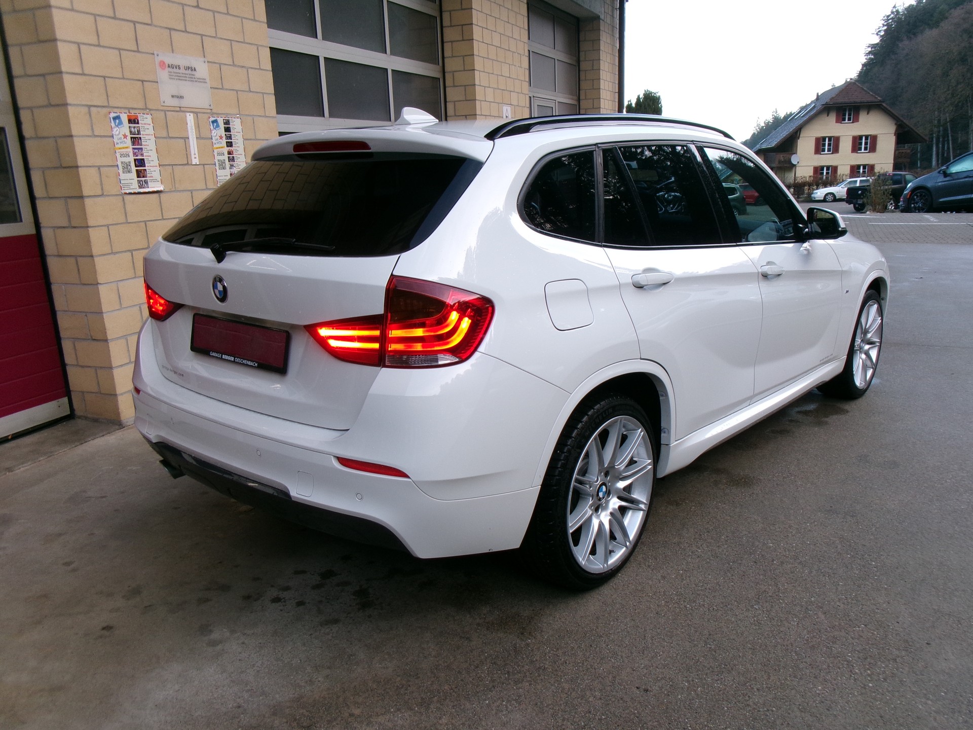 BMW X1 xDrive 25d Steptronic-showroom-element-2