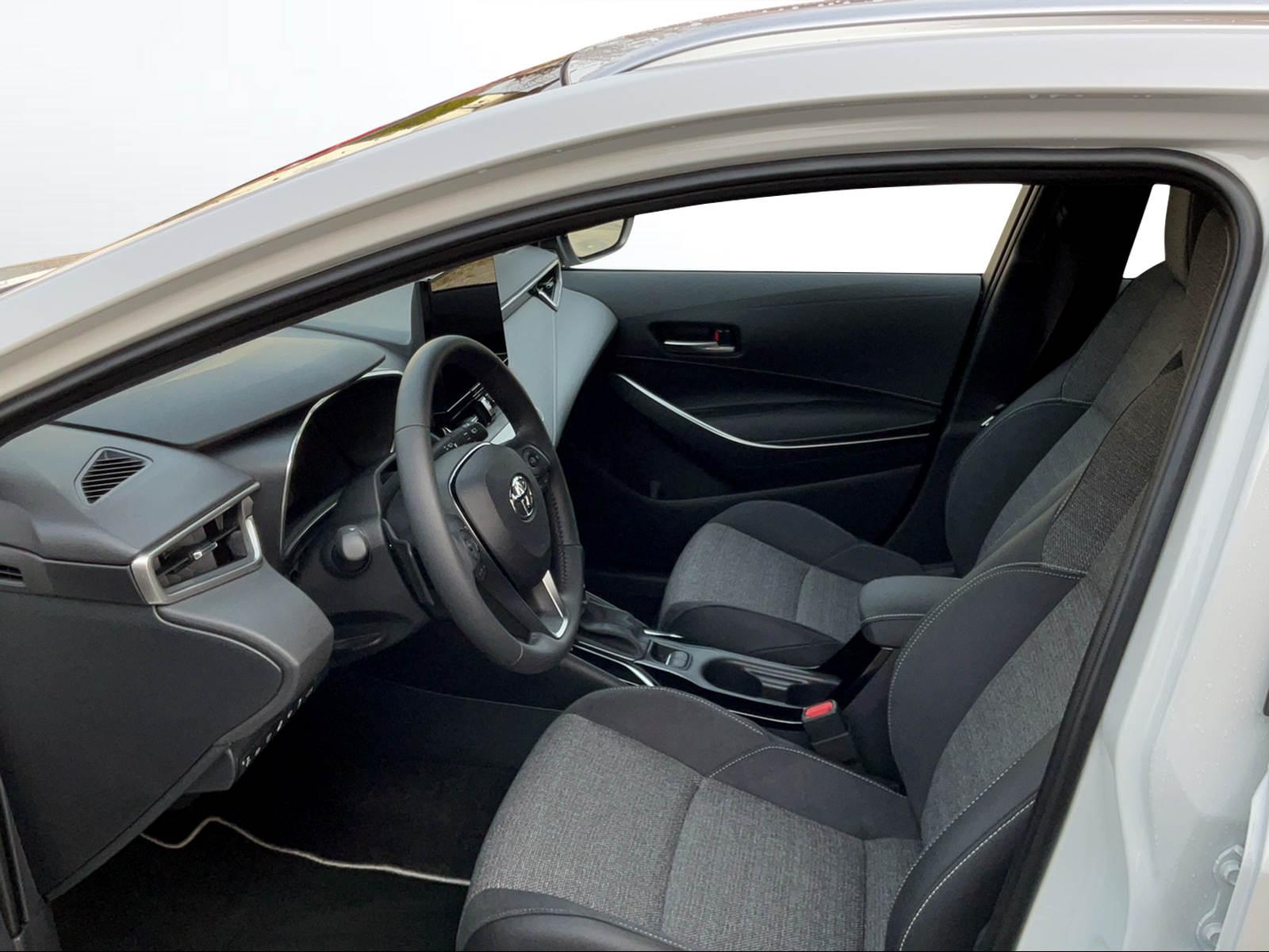 TOYOTA Corolla Touring Sports 2.0 HSD Swiss Edition-image-3