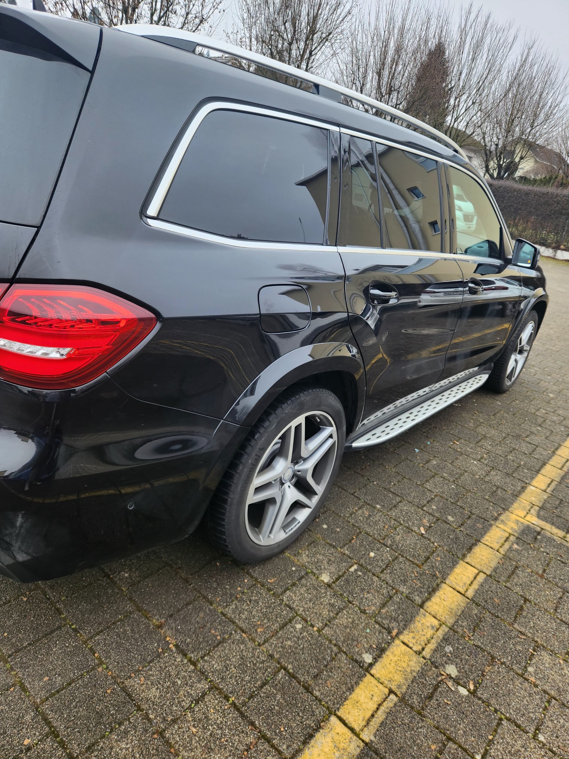 MERCEDES-BENZ GLS 350 d 4Matic 9G-TRONIC-image-2
