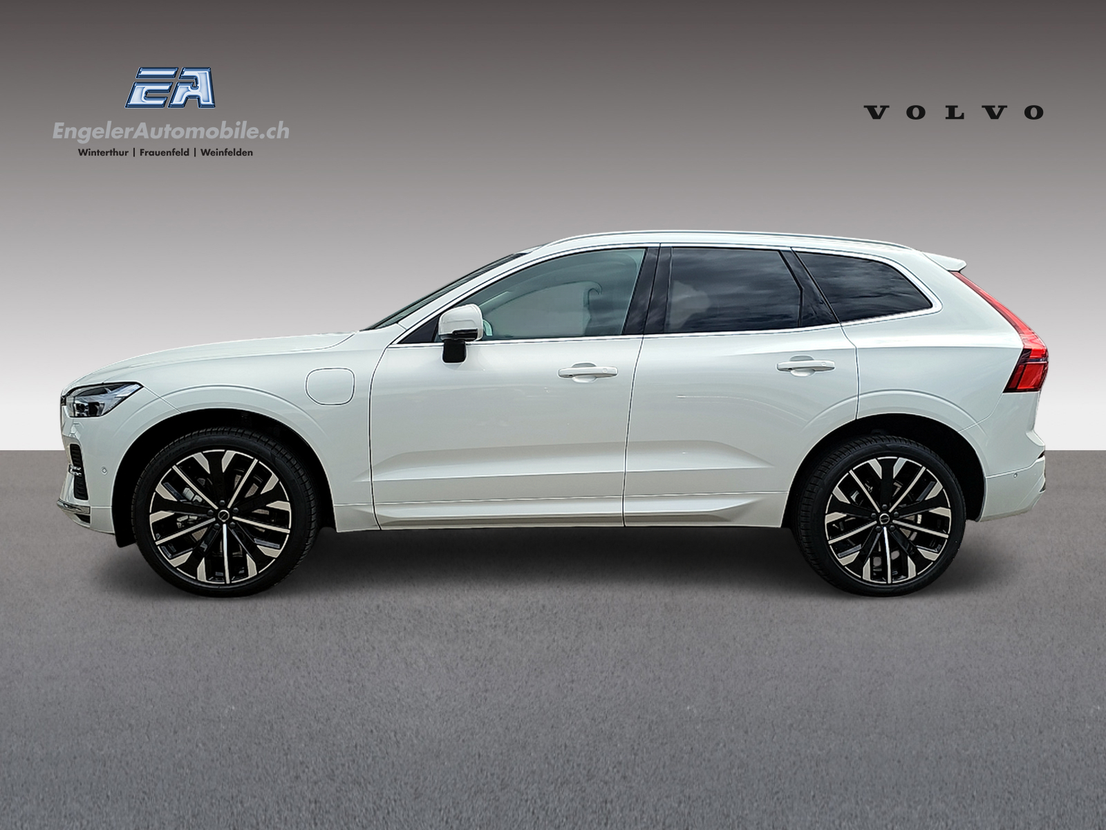 VOLVO XC60 2.0 T6 TE Ultra Bright eAWD-showroom-element-2