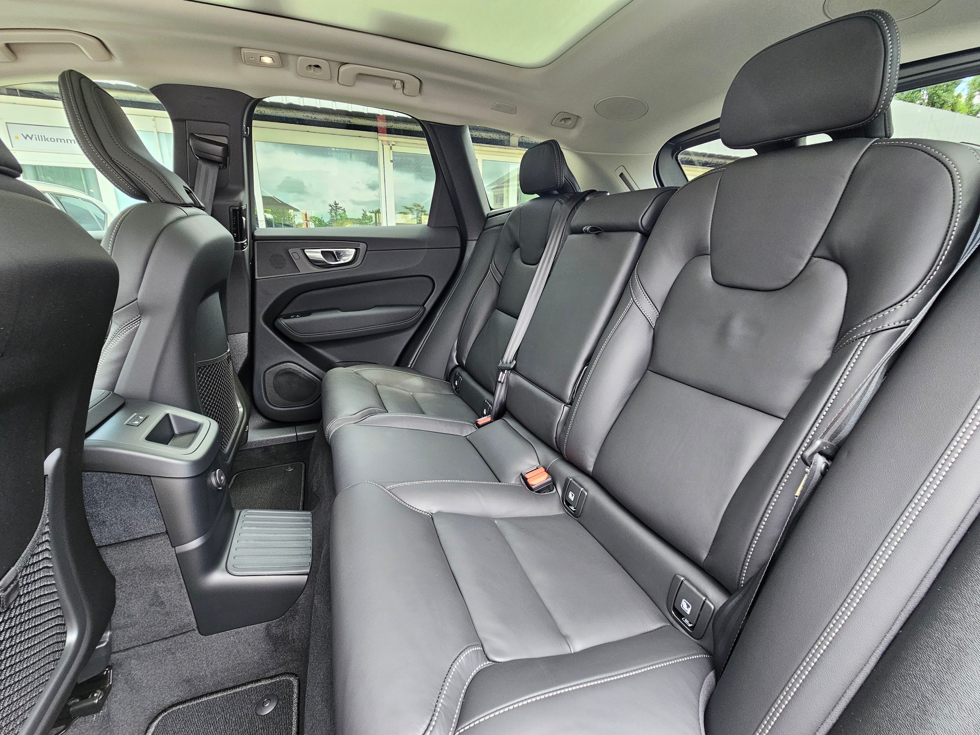 VOLVO XC60 2.0 T6 TE Ultra Bright eAWD-image-15