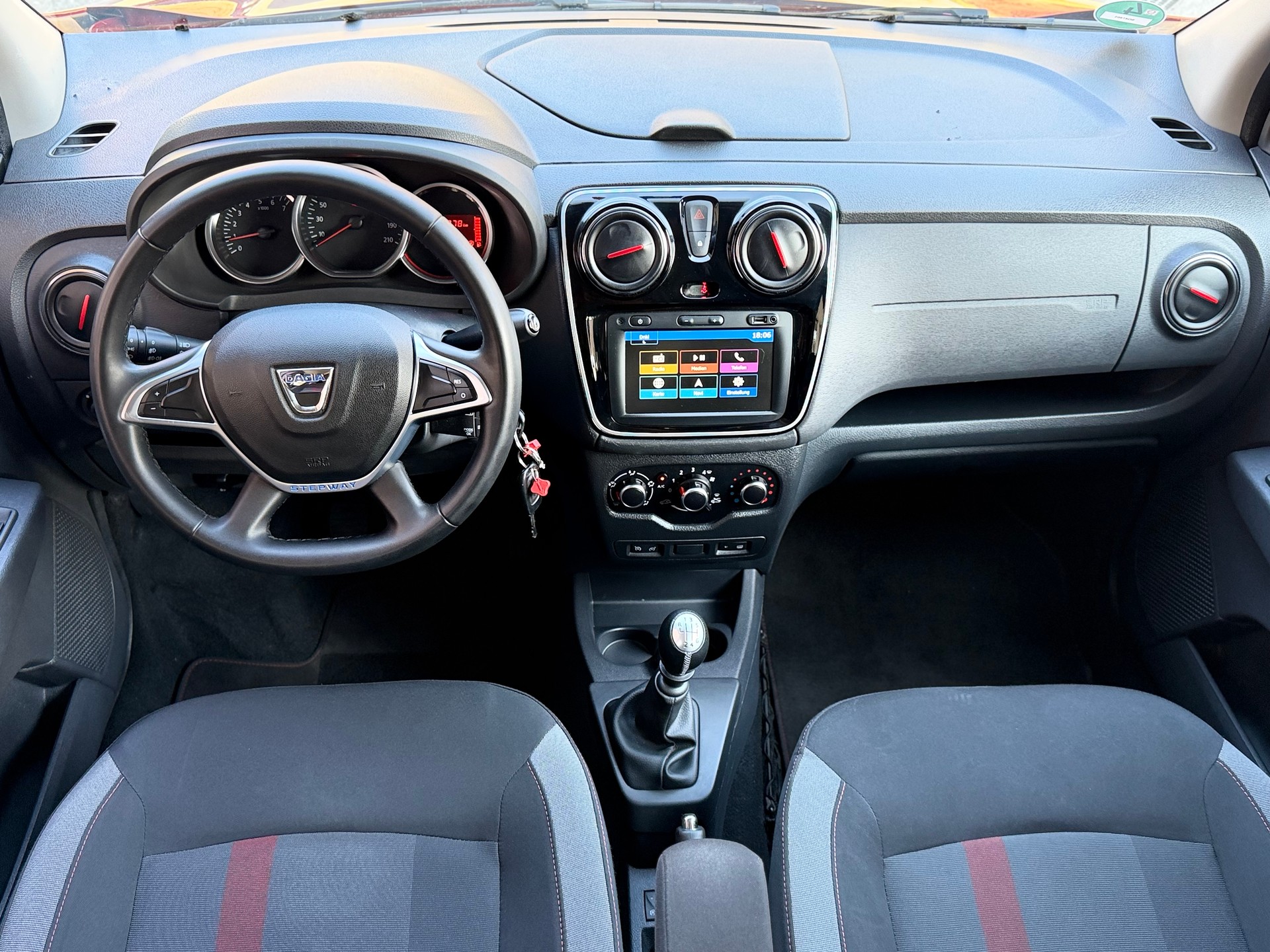 DACIA Lodgy 1.5dCi Stepway 7PL-image-9