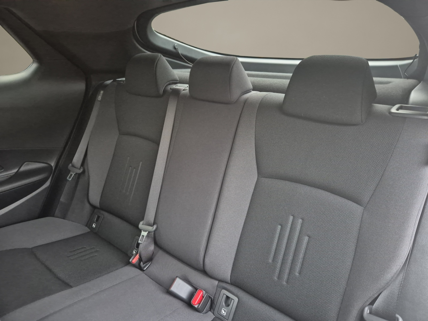 TOYOTA C-HR 2.0 HEV Trend 4x4-image-9