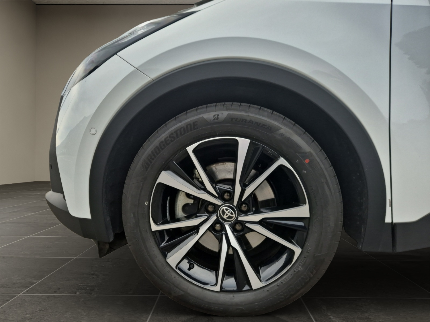 TOYOTA C-HR 2.0 HEV Trend 4x4-image-16