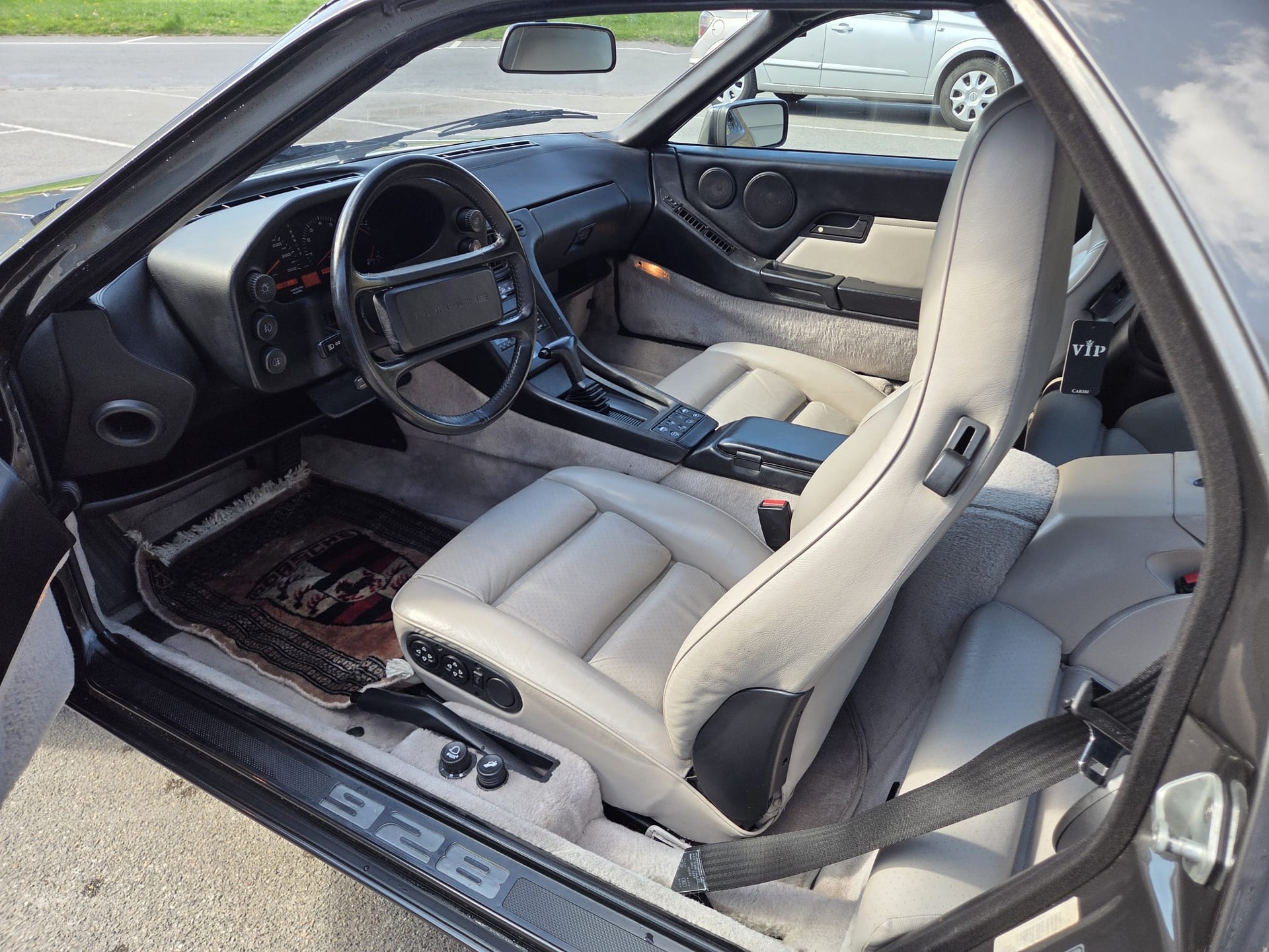 PORSCHE 928 S4 | Veteran | frisch ab MFK | viel investiert-image-4
