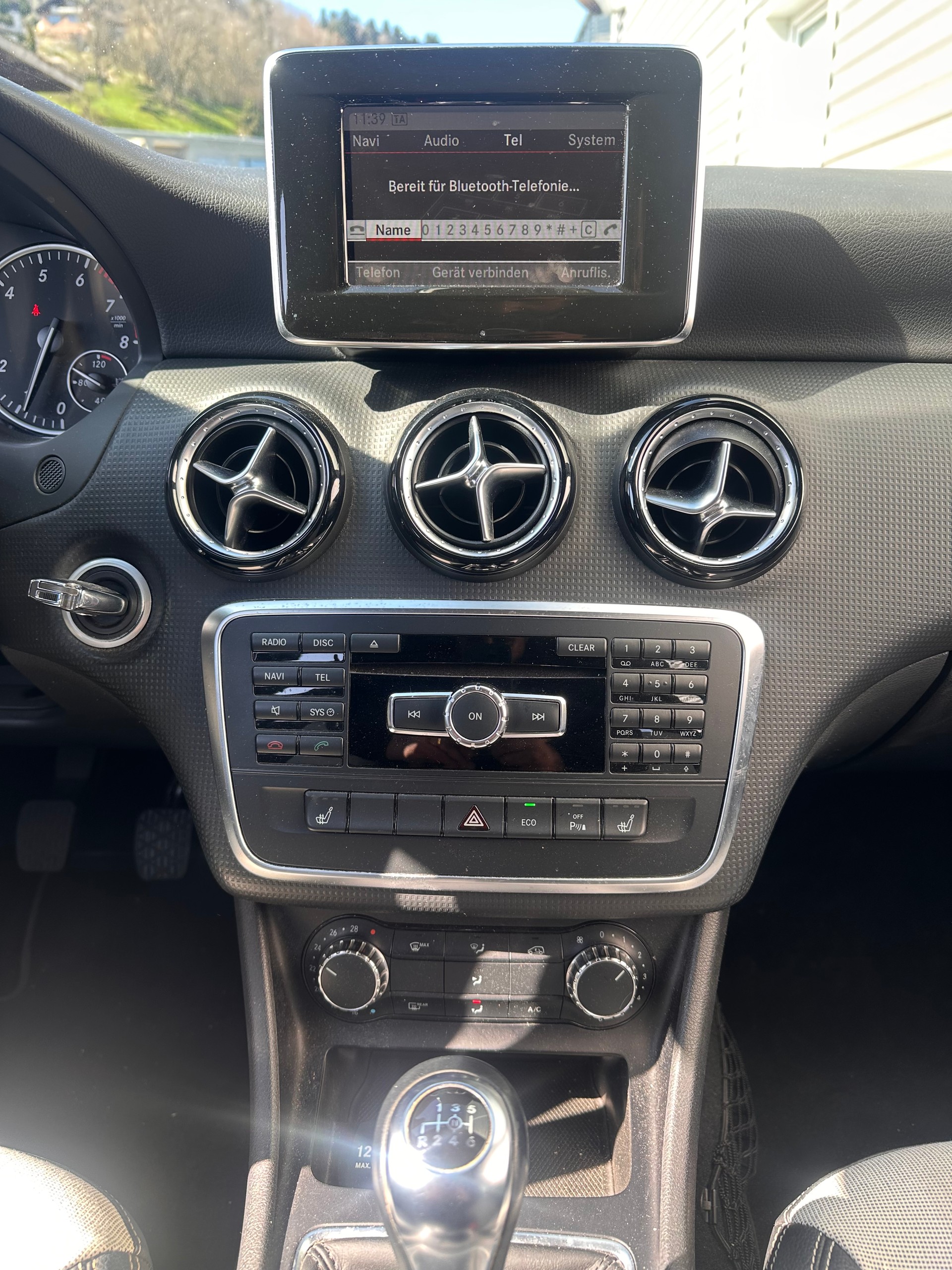 MERCEDES-BENZ A 180 AMG Line-image-13