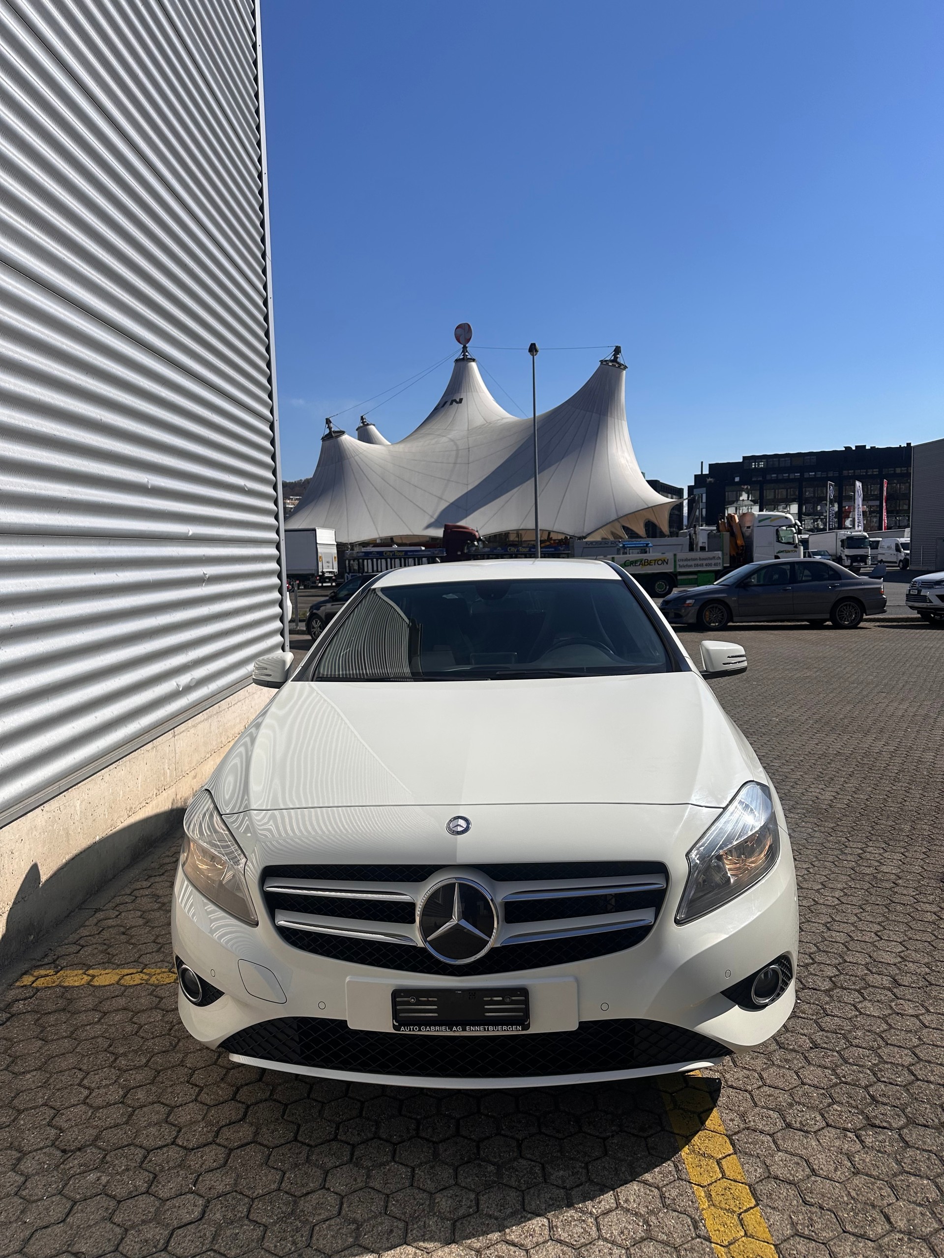 MERCEDES-BENZ A 180 AMG Line