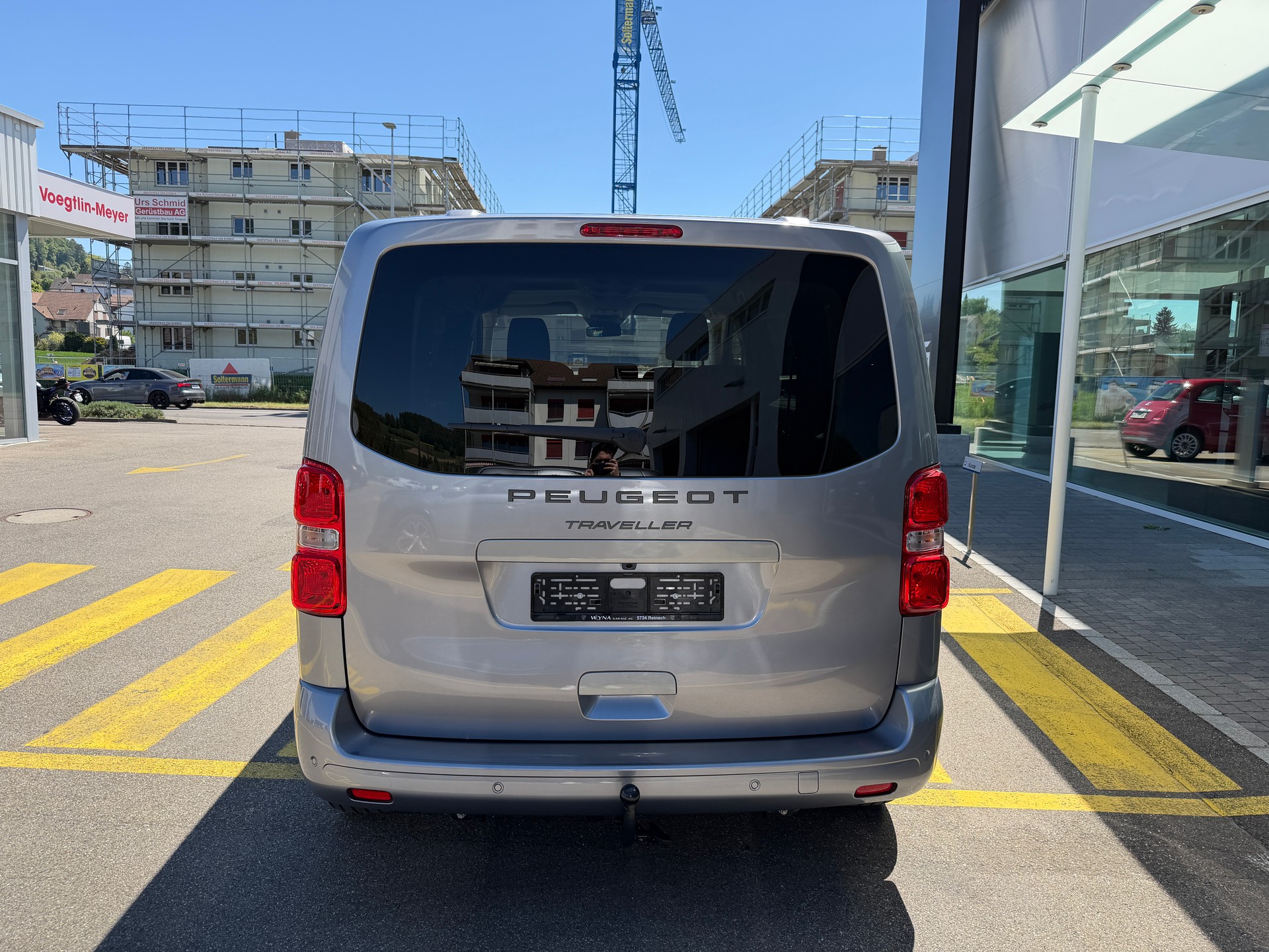 PEUGEOT Traveller 2.0 BlueHDi Business Standard EAT8-image-2