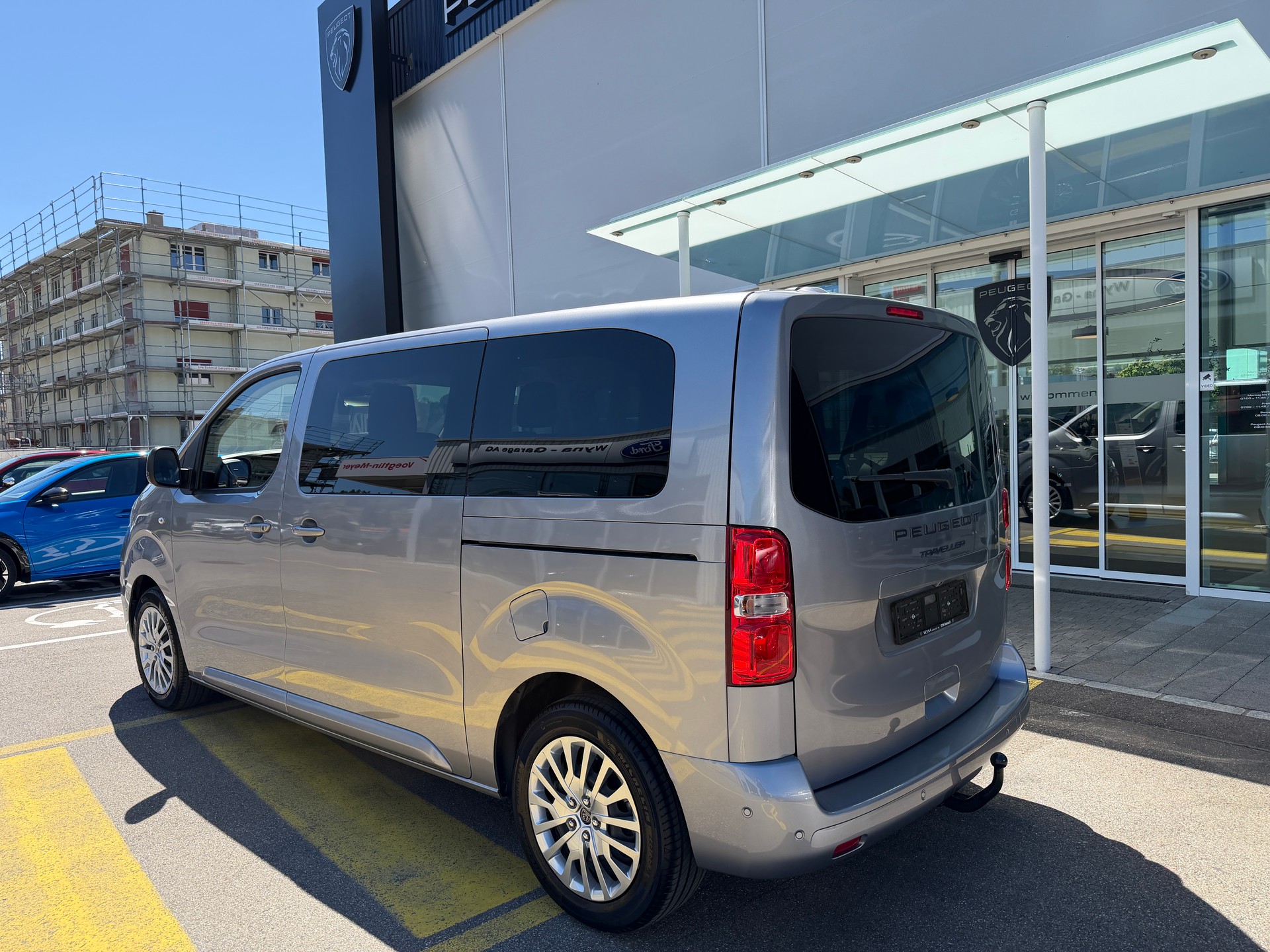 PEUGEOT Traveller 2.0 BlueHDi Business Standard EAT8-image-1