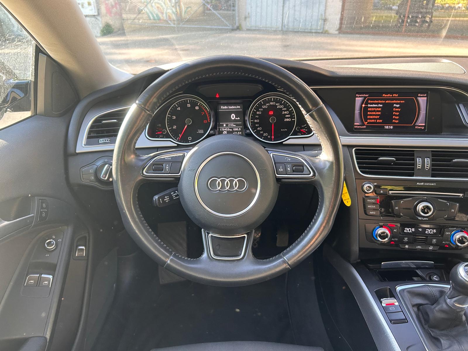 AUDI A5 Coupé 1.8 TFSI-image-18
