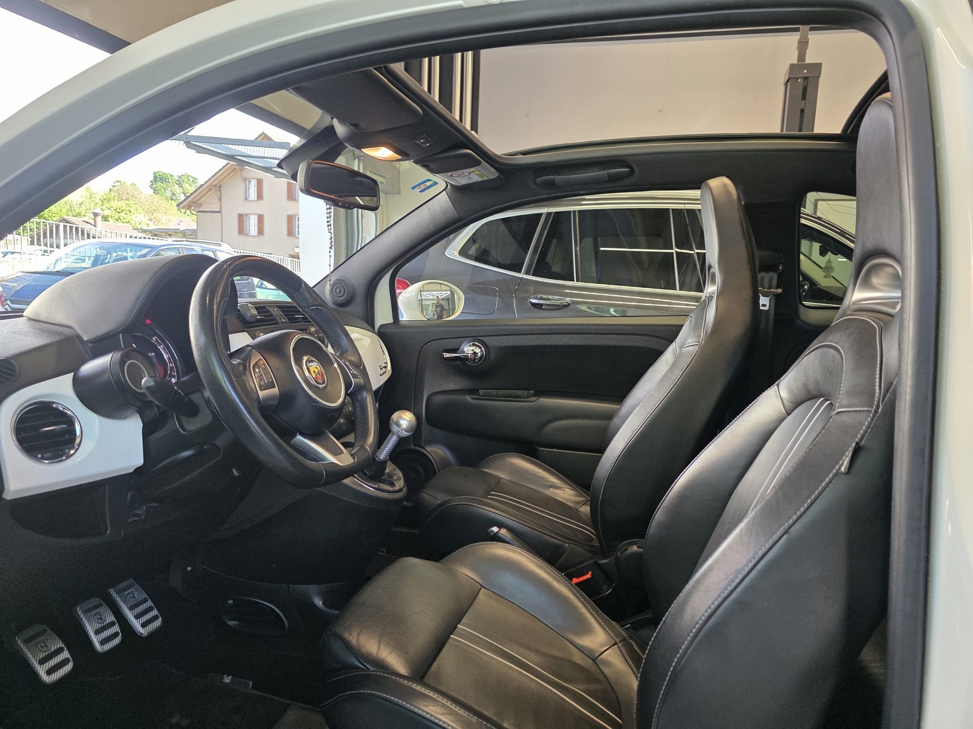 FIAT 595 1.4 16V Turbo Abarth Turismo-image-11