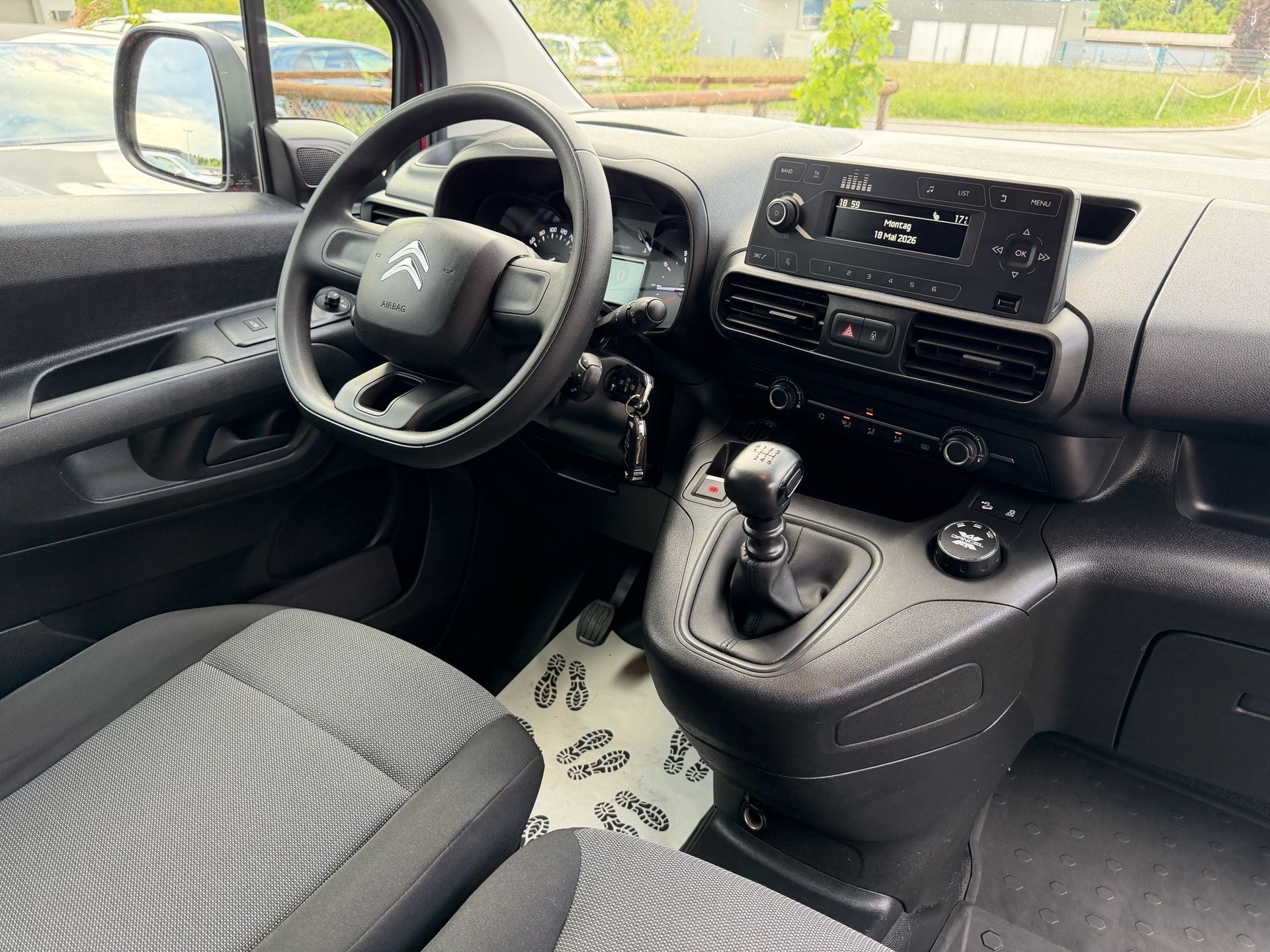 CITROEN Berlingo DANGEL Van 1.5 Blue HDi 130 s/s Club 650kg 4x4-image-11