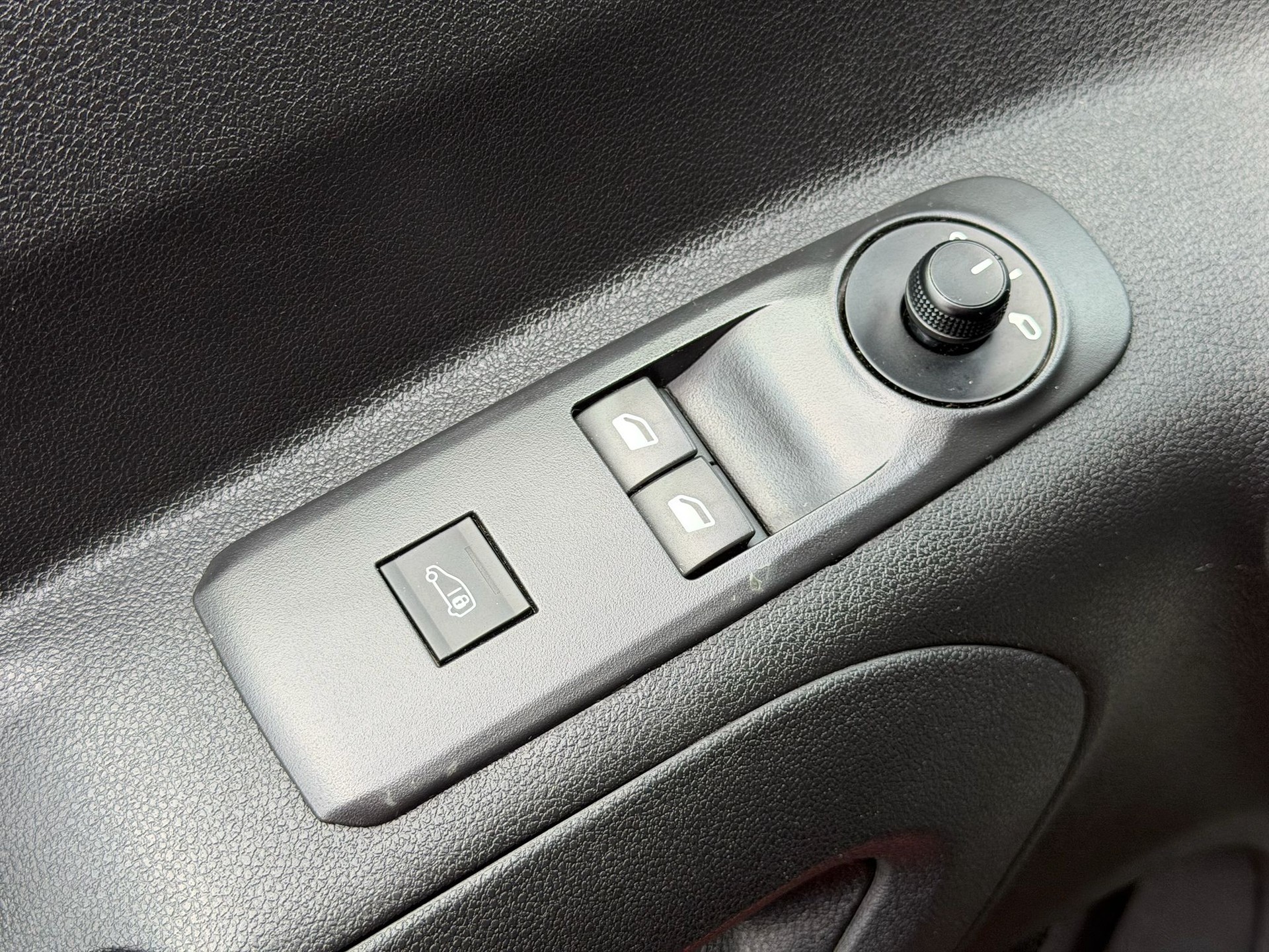 CITROEN Berlingo DANGEL Van 1.5 Blue HDi 130 s/s Club 650kg 4x4-image-19