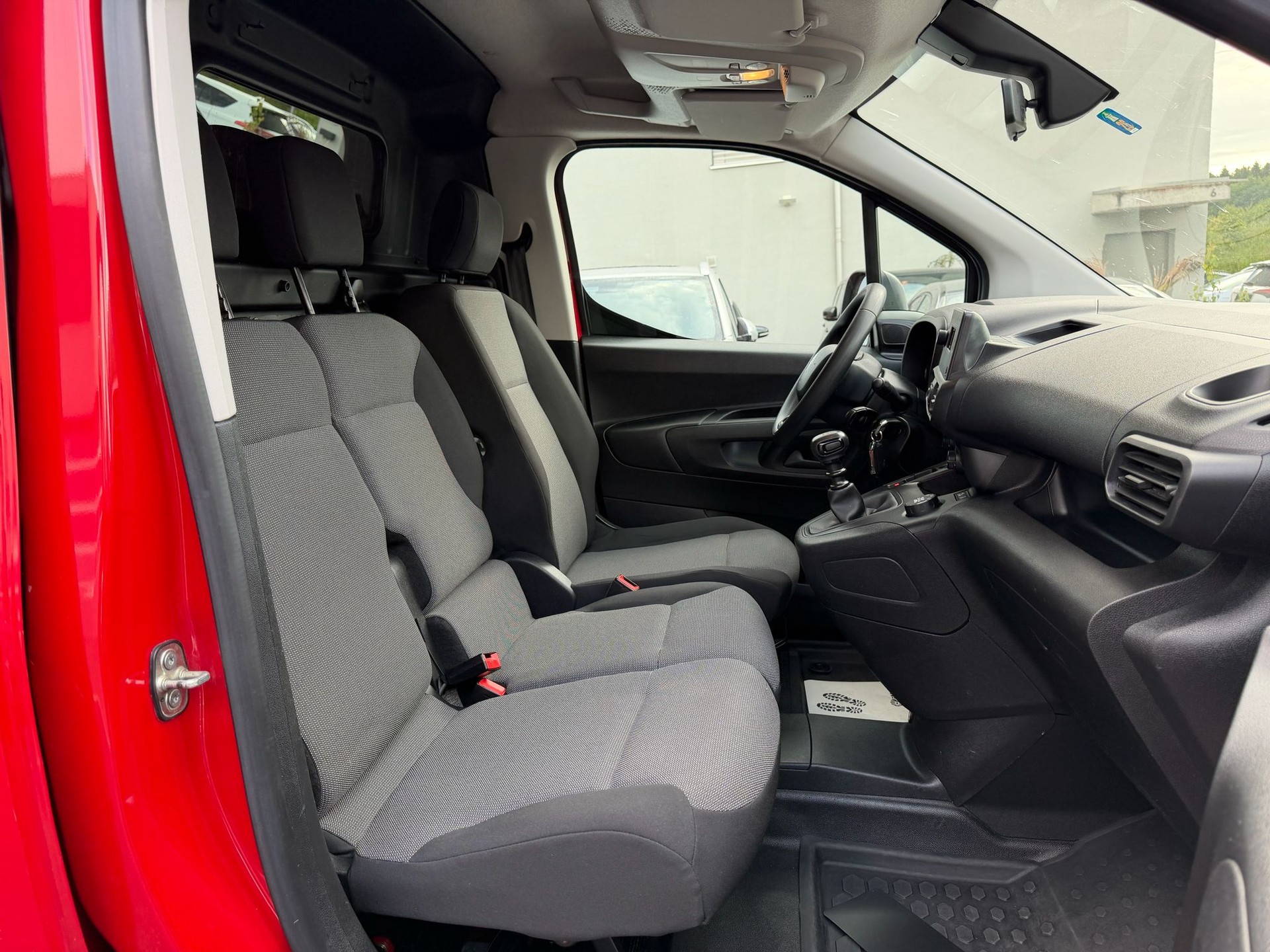 CITROEN Berlingo DANGEL Van 1.5 Blue HDi 130 s/s Club 650kg 4x4-image-20