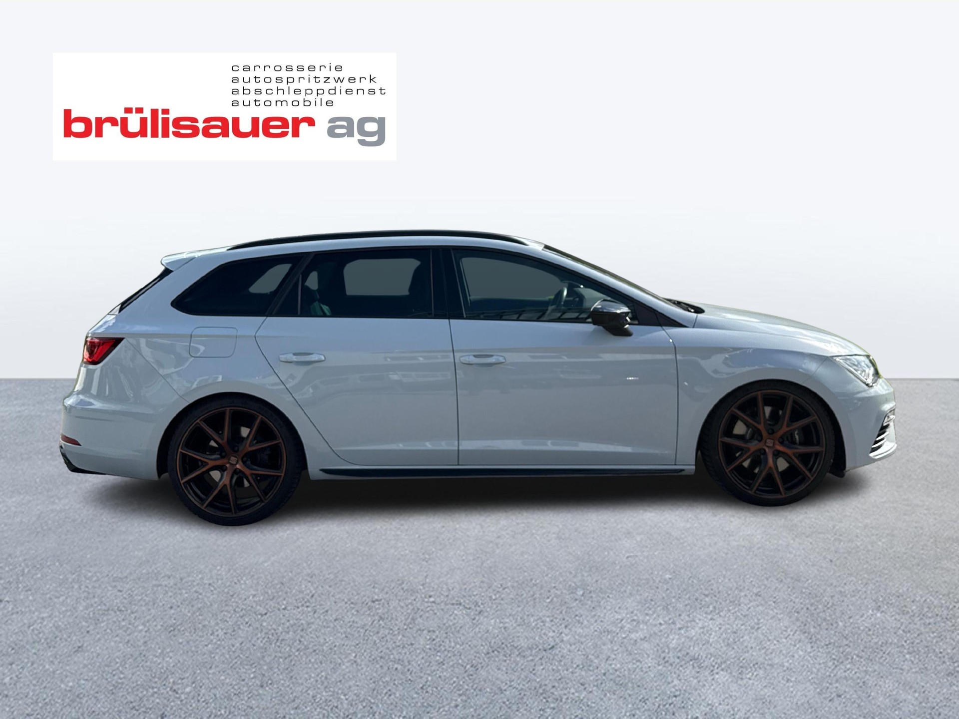 SEAT Leon ST 2.0 TSI 300 Cupra 4Drive DSG-image-5