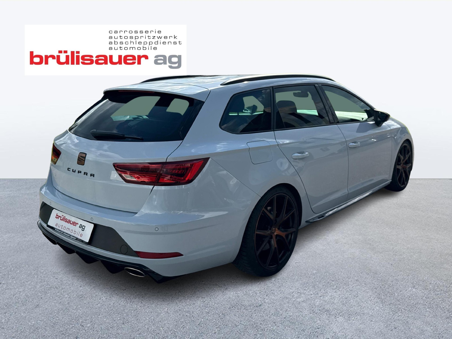SEAT Leon ST 2.0 TSI 300 Cupra 4Drive DSG-image-4