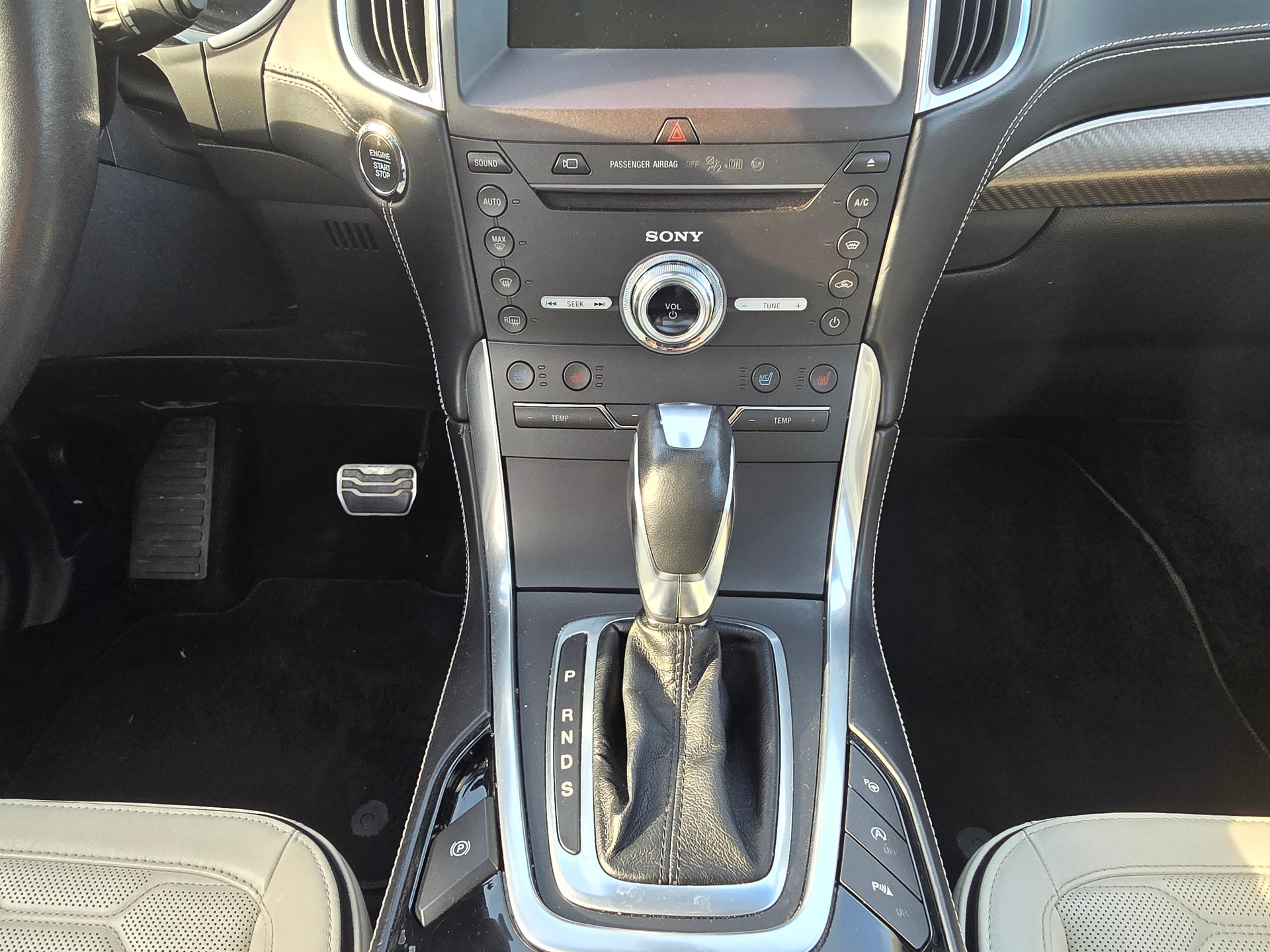 FORD 2.0 TDCi 210 Vignale inkl. AhK-image-8