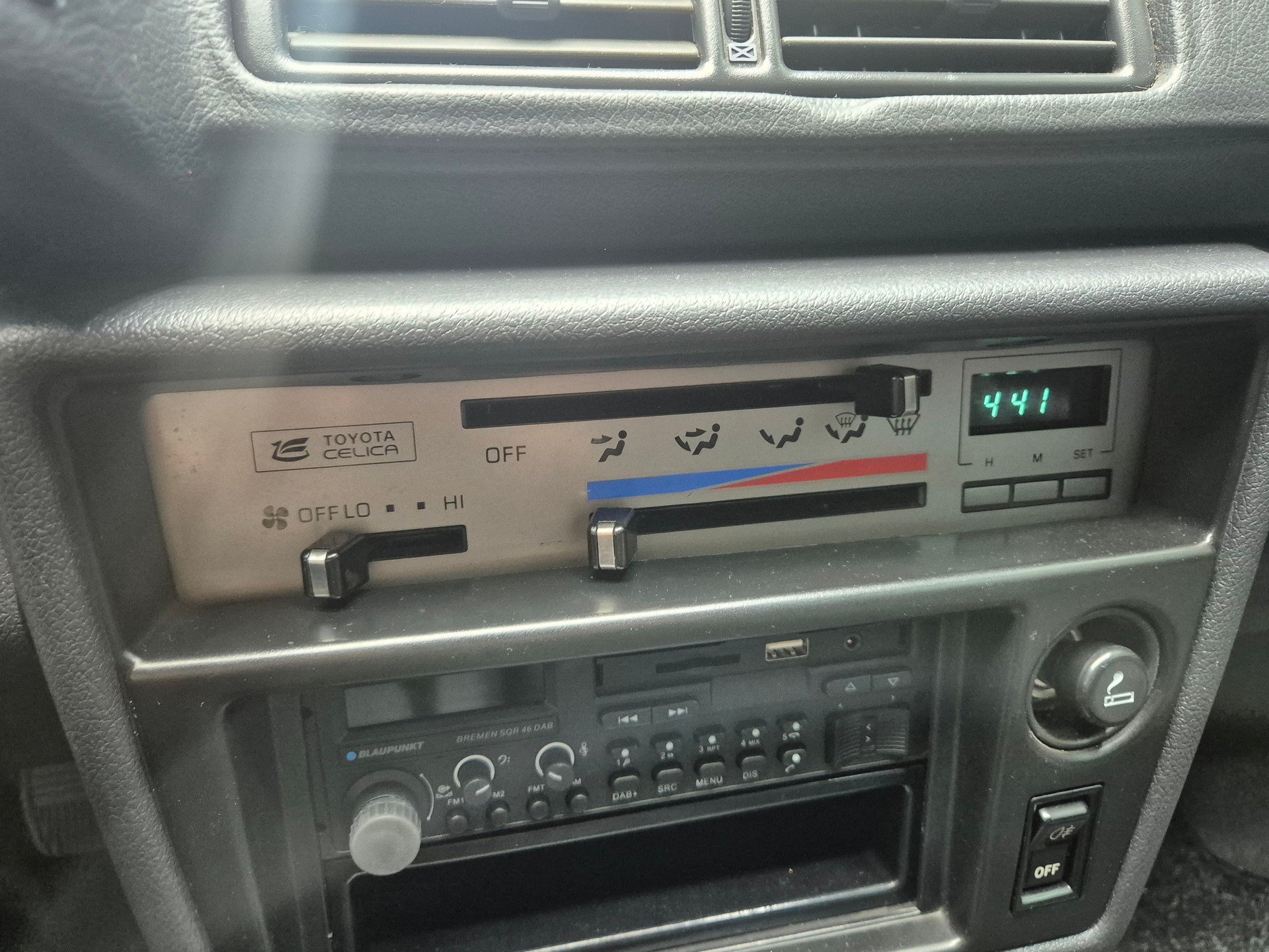 TOYOTA Celica 2000 GT Liftback-image-18