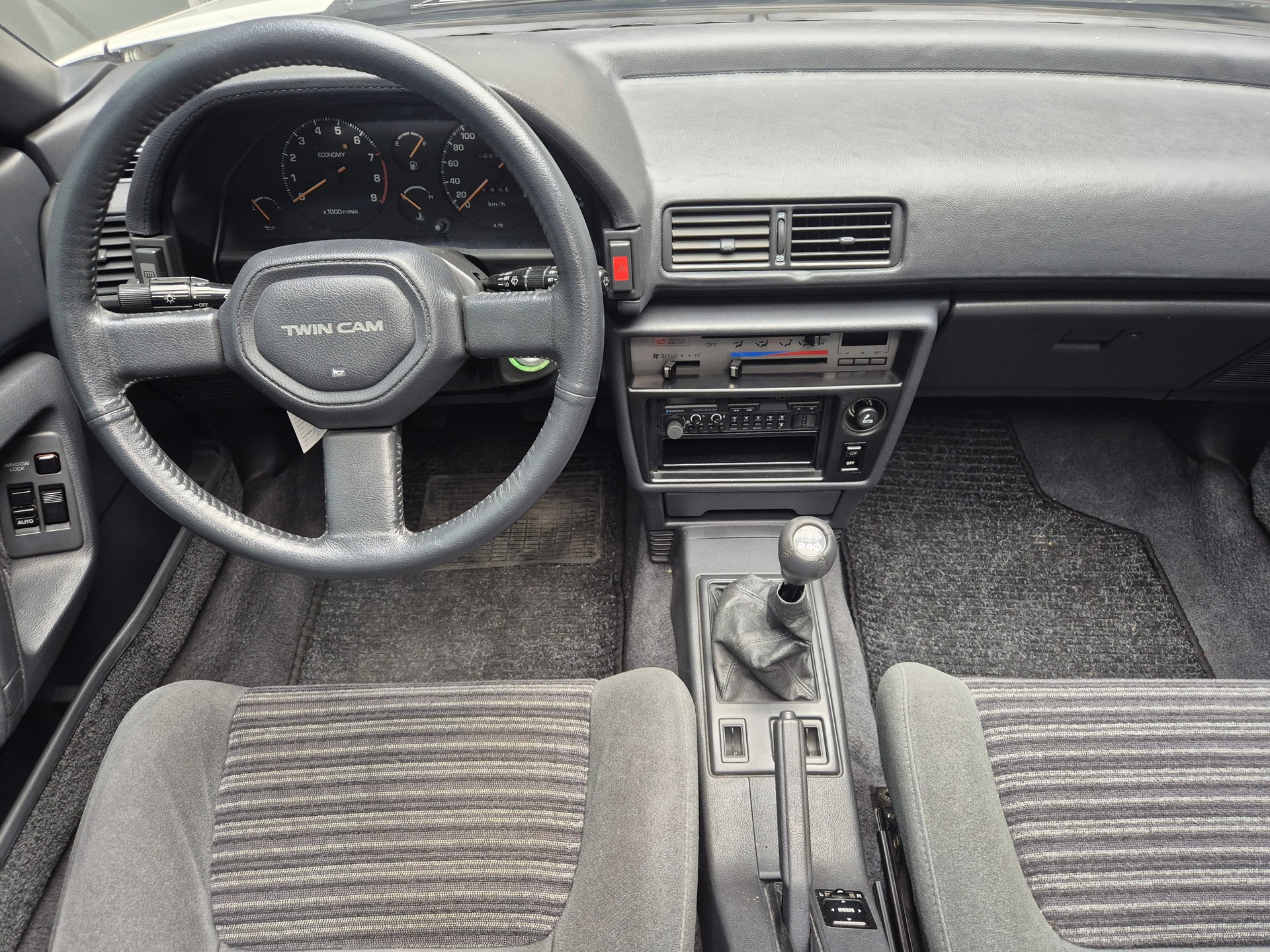 TOYOTA Celica 2000 GT Liftback-image-16