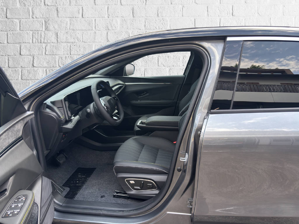RENAULT Megane-image-5