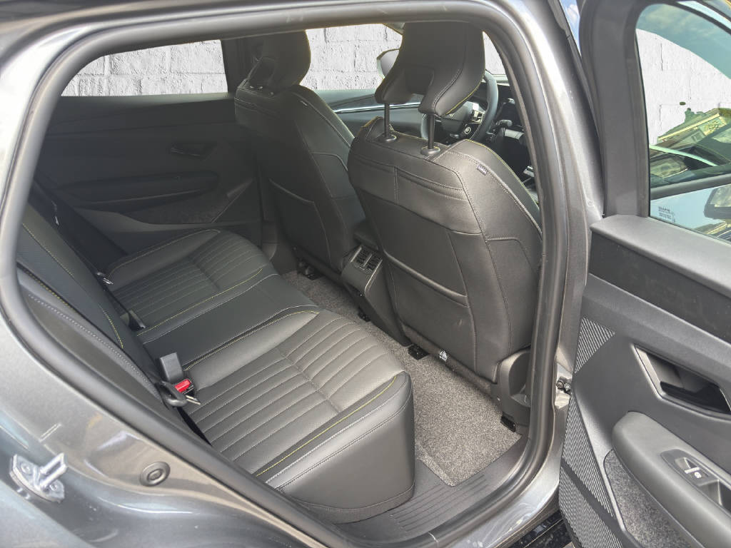RENAULT Megane-image-10