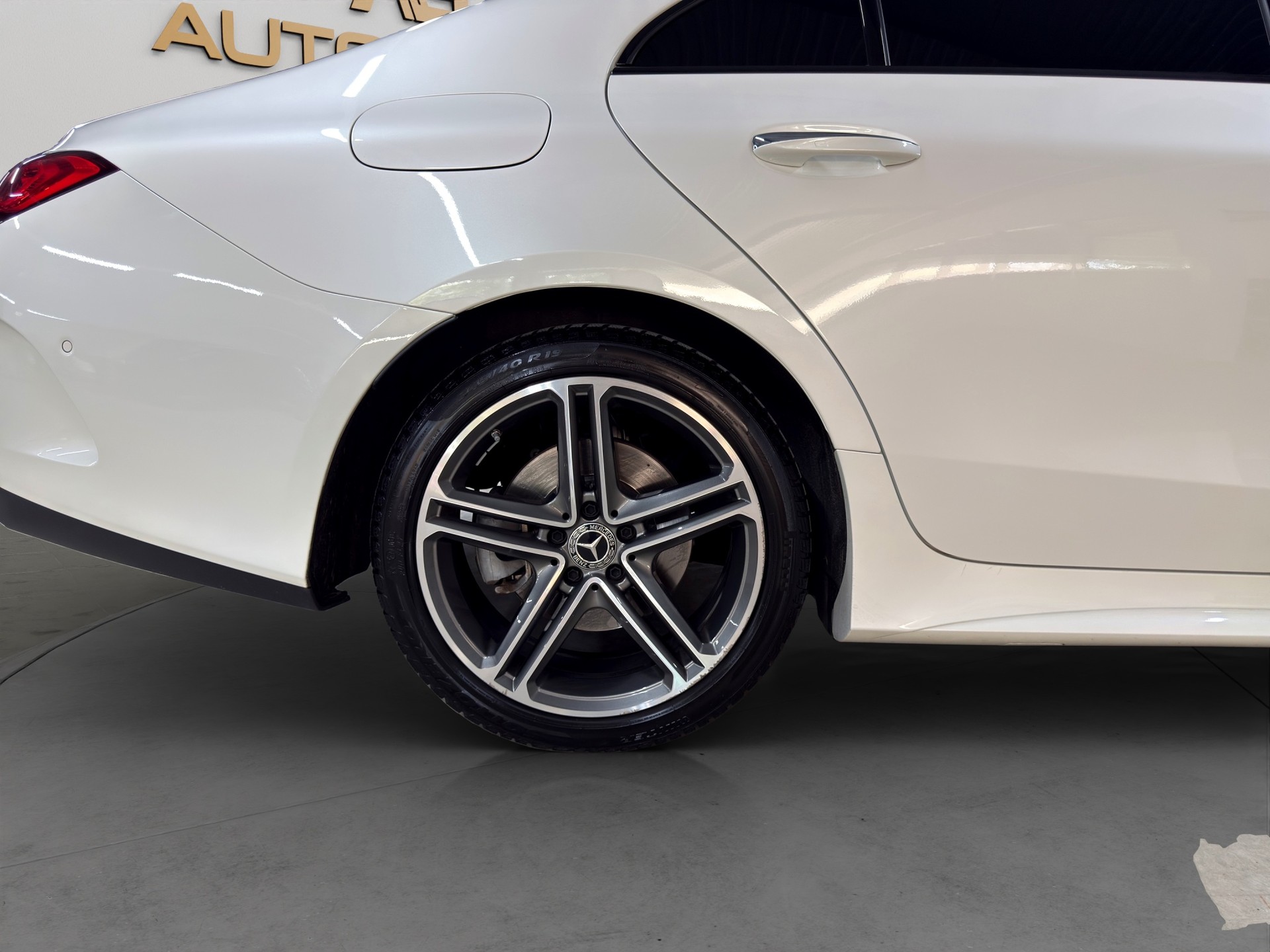 MERCEDES-BENZ CLS 350 d AMG Line 4Matic 9G-Tronic-image-9