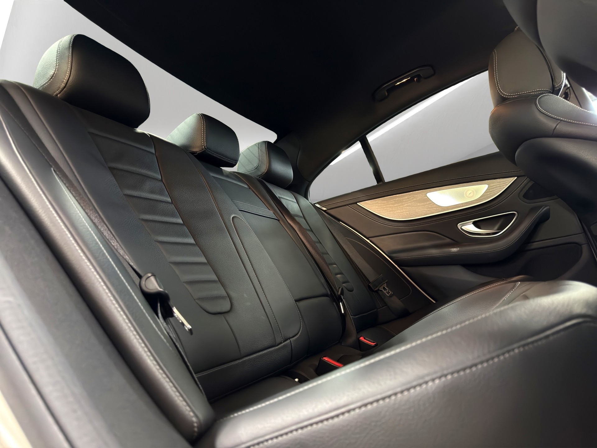MERCEDES-BENZ CLS 350 d AMG Line 4Matic 9G-Tronic-image-16