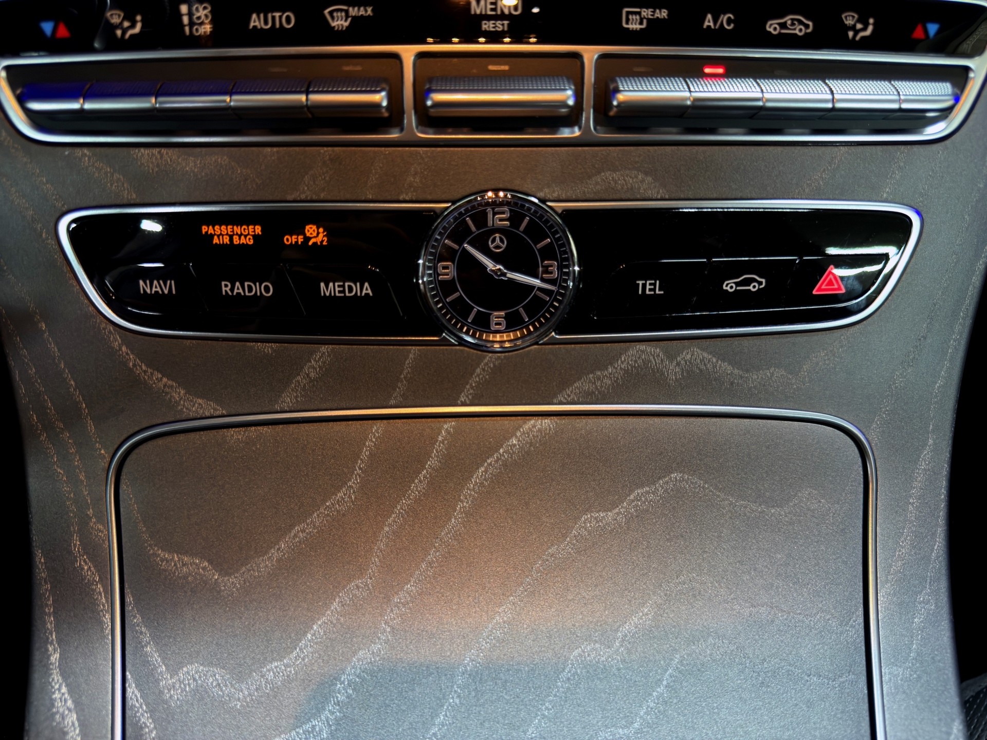 MERCEDES-BENZ CLS 350 d AMG Line 4Matic 9G-Tronic-image-24