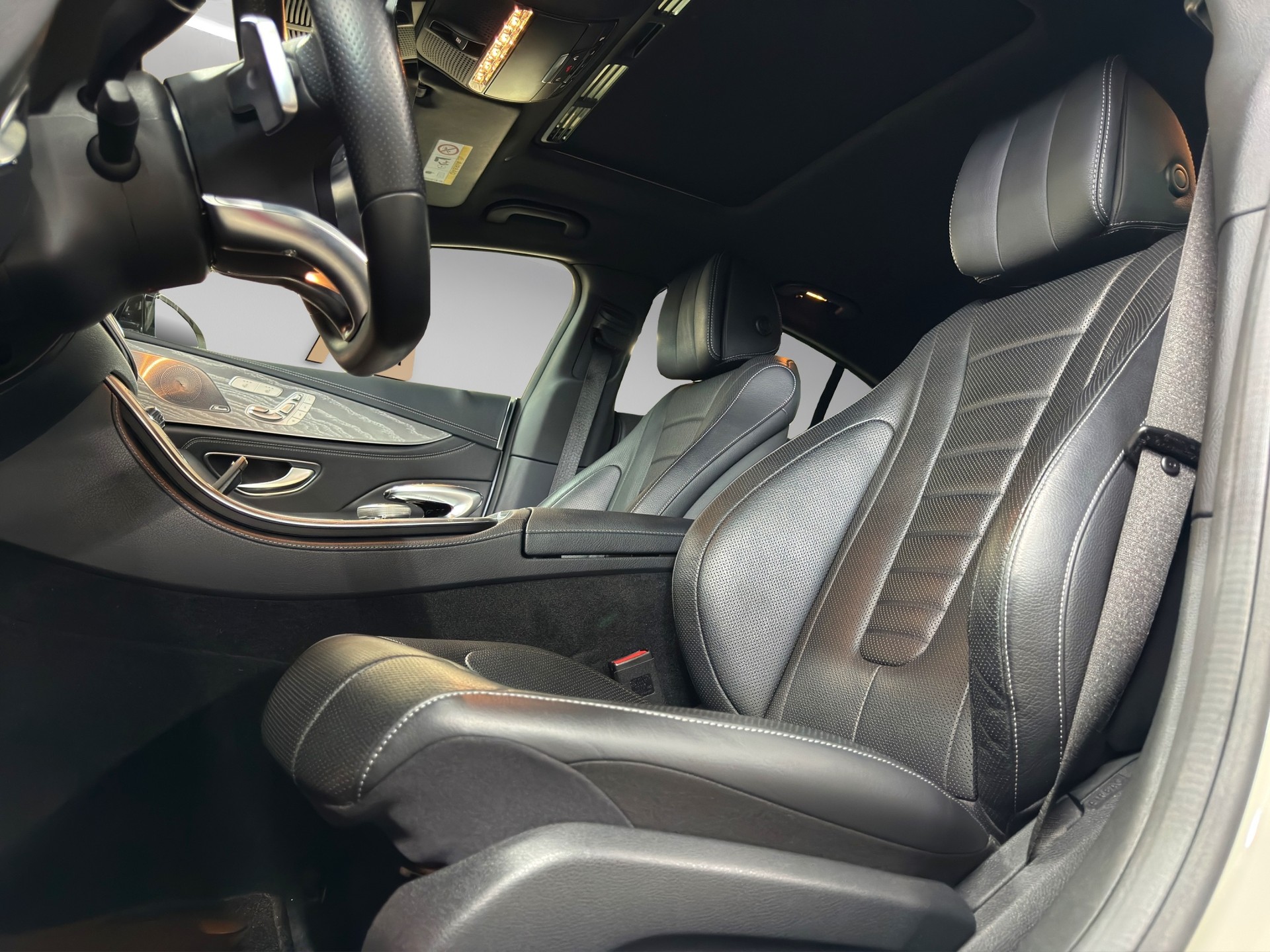 MERCEDES-BENZ CLS 350 d AMG Line 4Matic 9G-Tronic-image-13