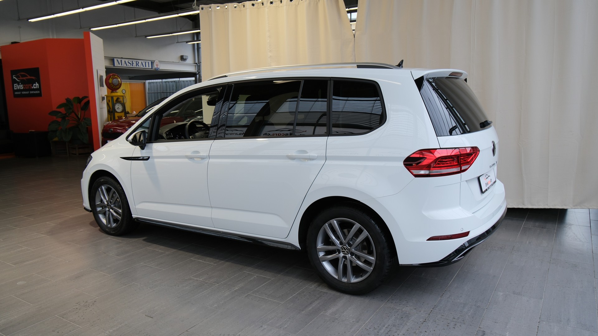 VW Touran 1.5 TSI EVO Comfortline United R Line DSG-image-9