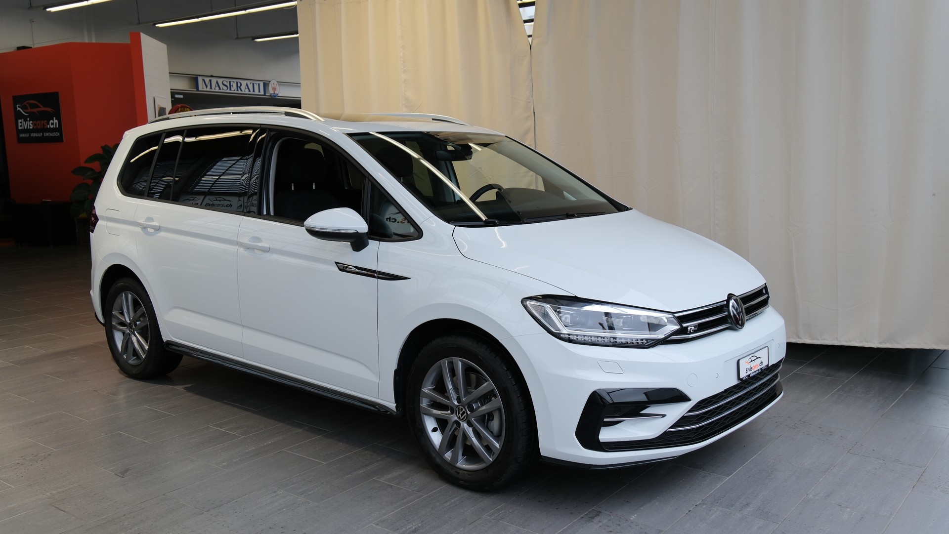 VW Touran 1.5 TSI EVO Comfortline United R Line DSG-image-25