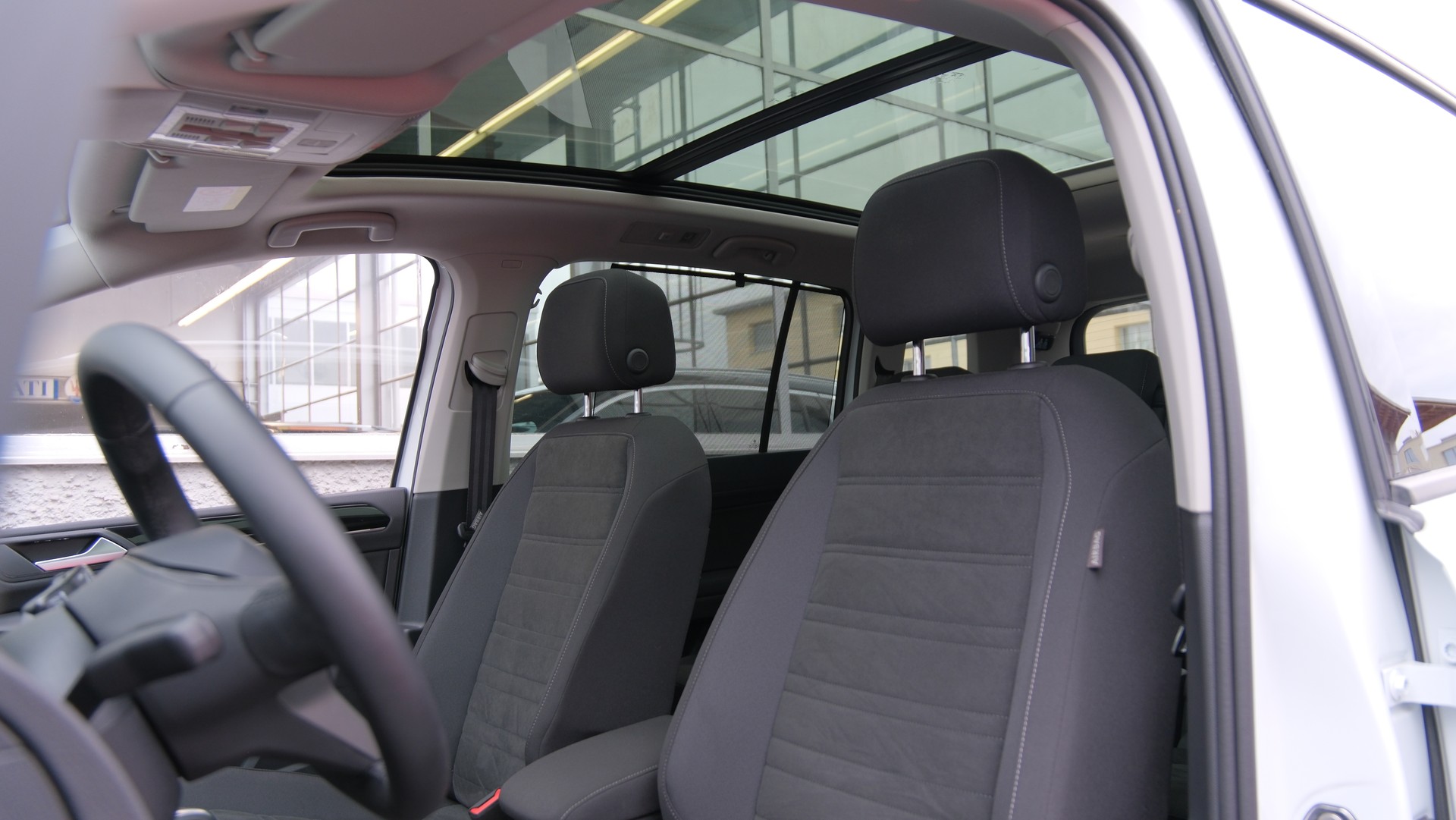 VW Touran 1.5 TSI EVO Comfortline United R Line DSG-showroom-element-3