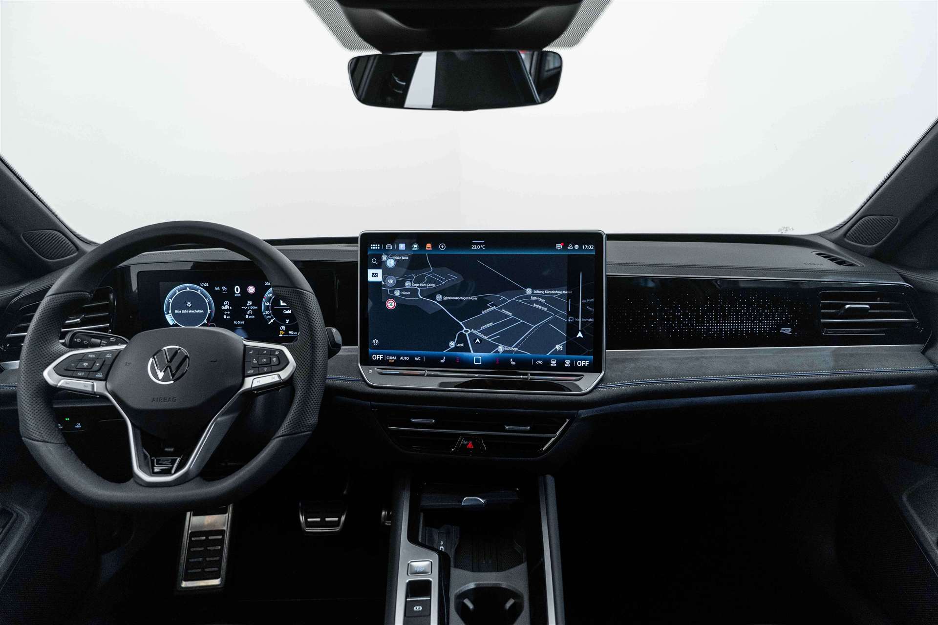 VW Passat Variant 2.0 TSi evo4 R-Line 266PS 4Motion DSG-Automat-image-8