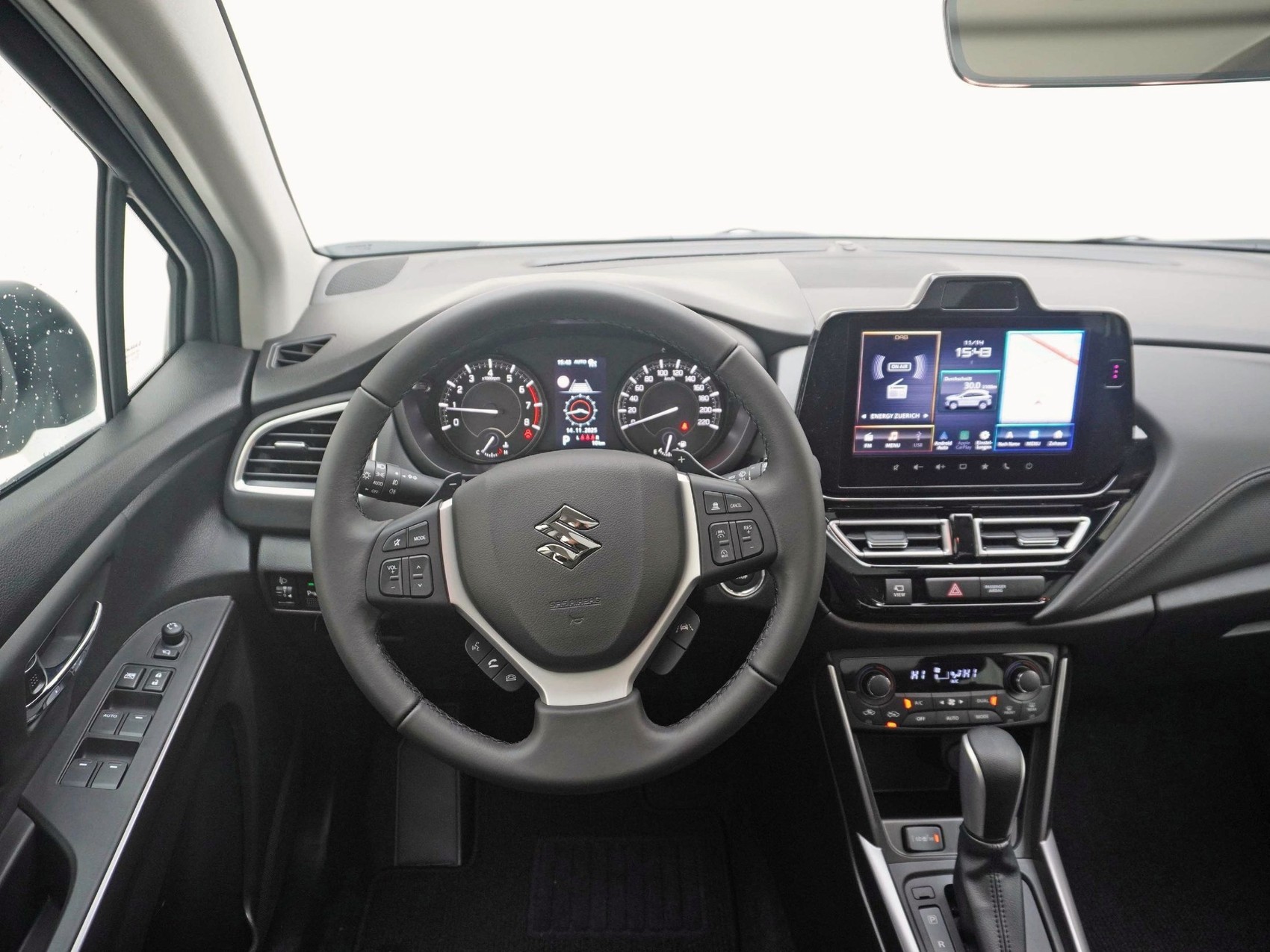 SUZUKI S-Cross 1.4 T Compact Top Hybrid 4x4-image-8