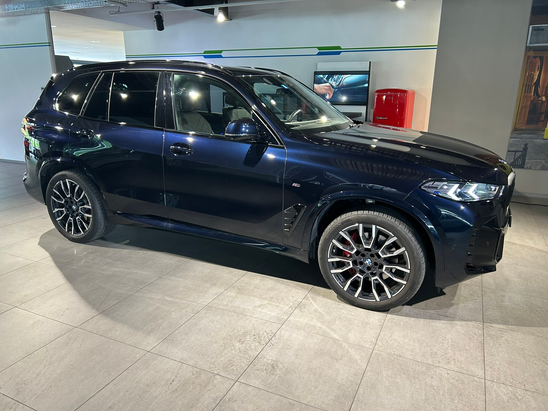 BMW X5 xDrive 48V 30d M Sport Pro Steptronic-showroom-element-2