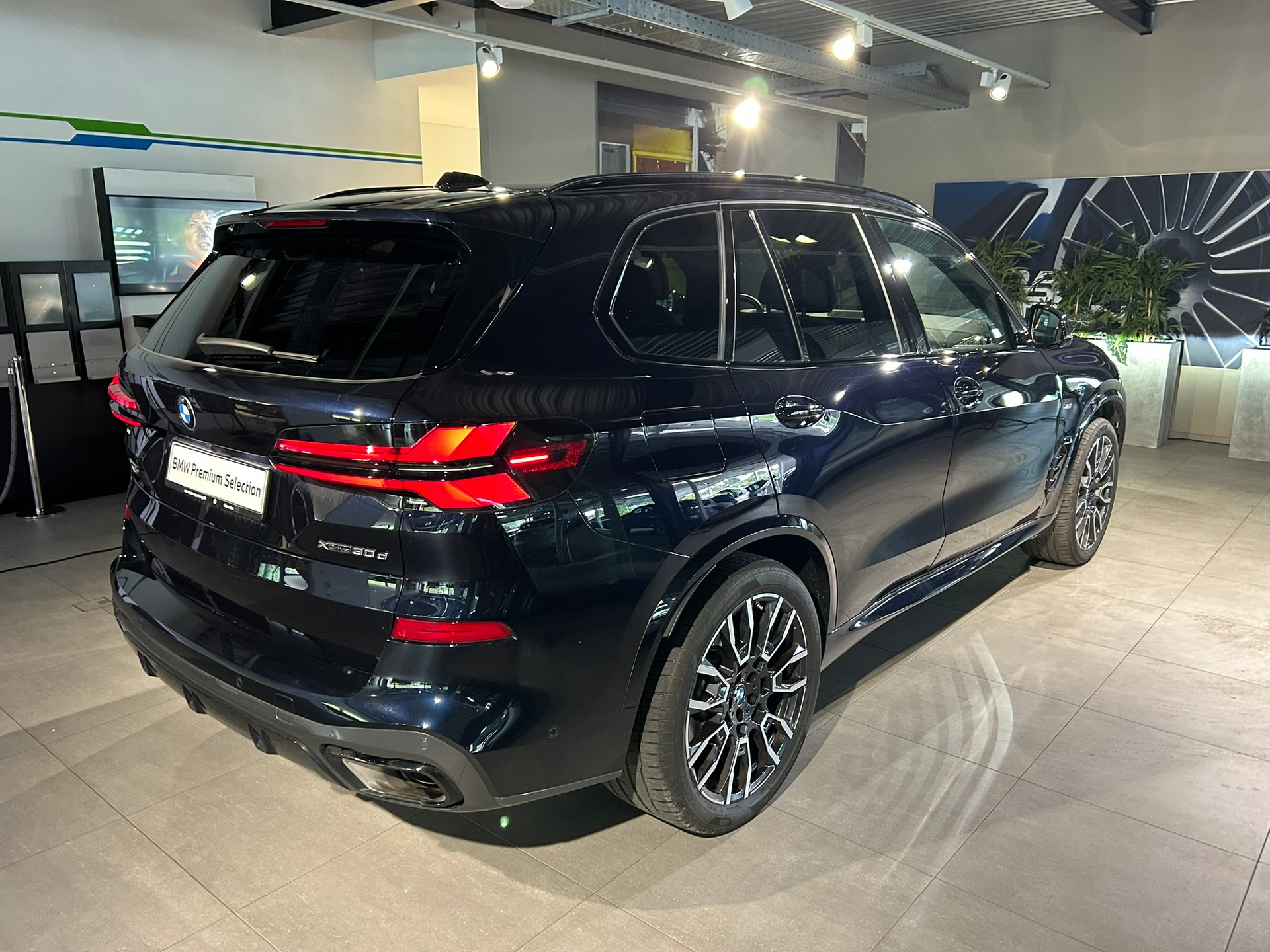 BMW X5 xDrive 48V 30d M Sport Pro Steptronic-image-13