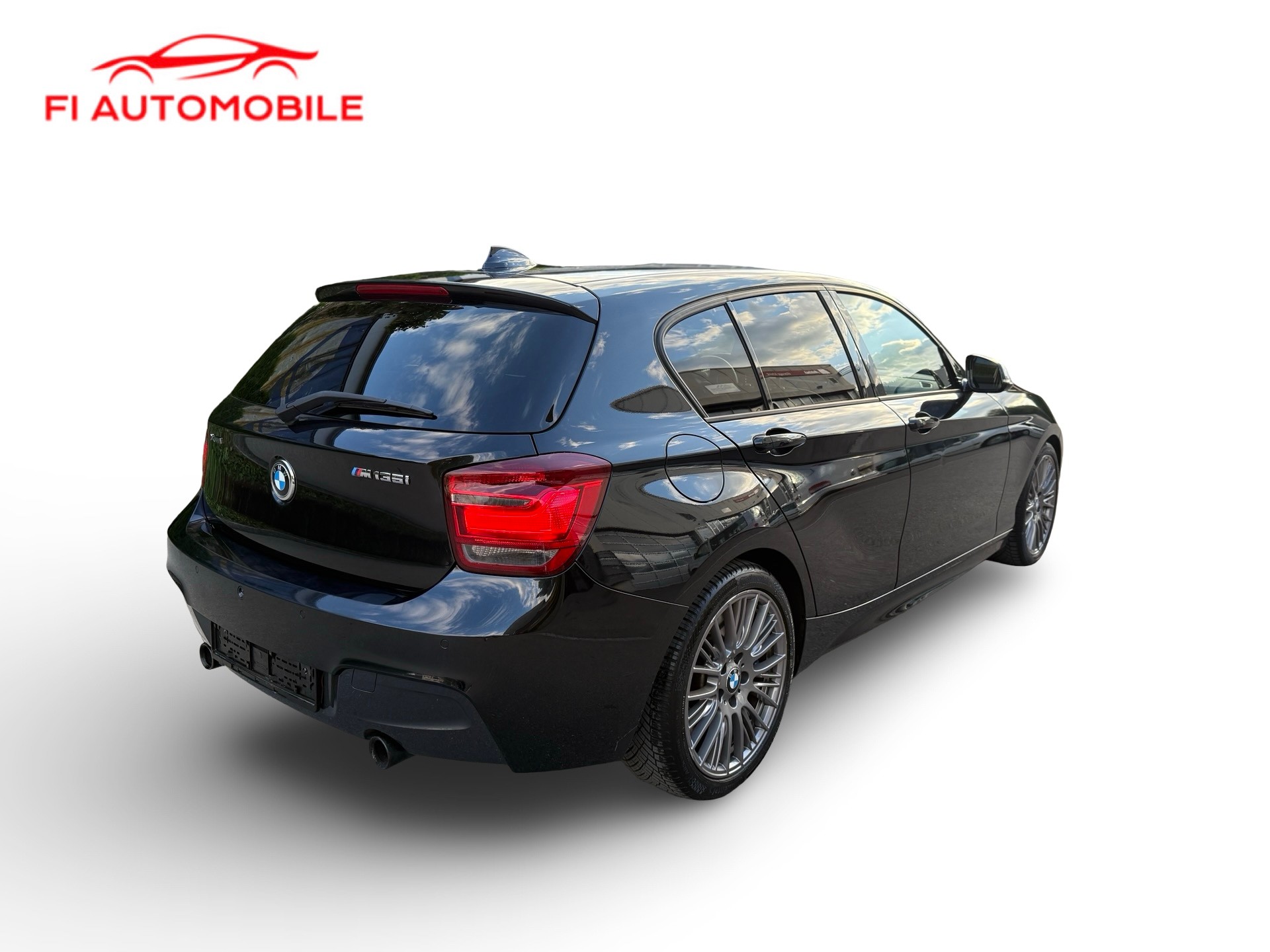 BMW M135i xDrive Steptronic-image-3