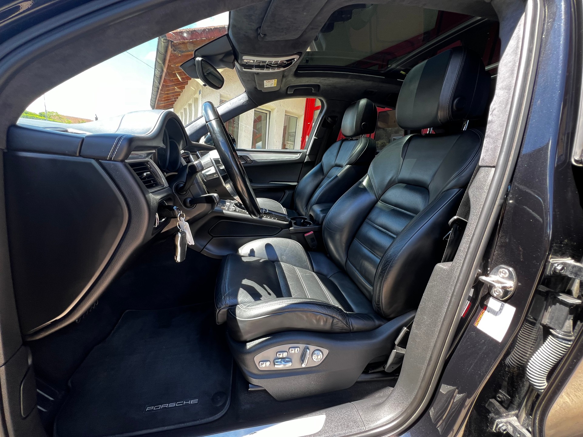 PORSCHE Macan Turbo PDK-image-14