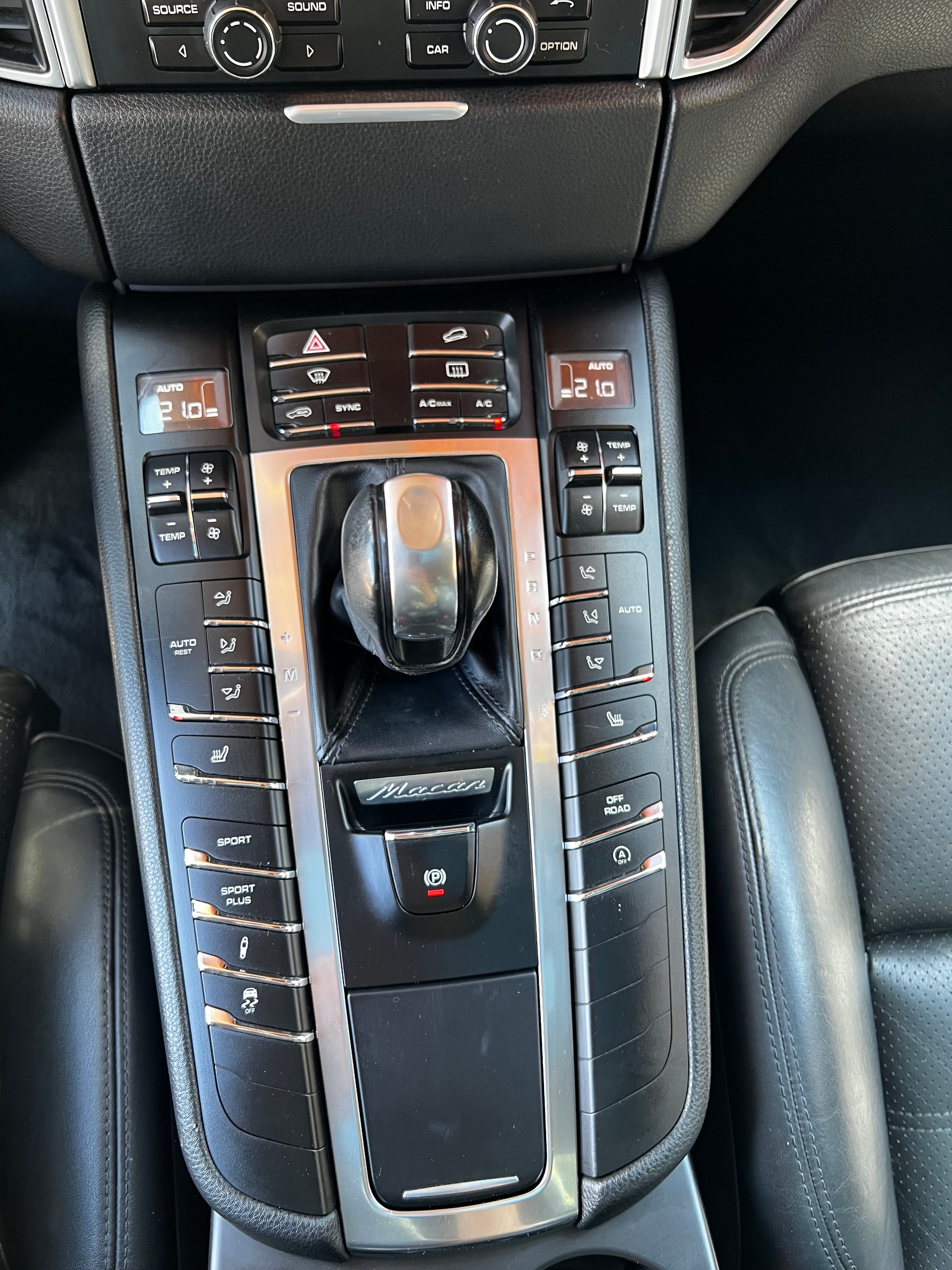 PORSCHE Macan Turbo PDK-image-21