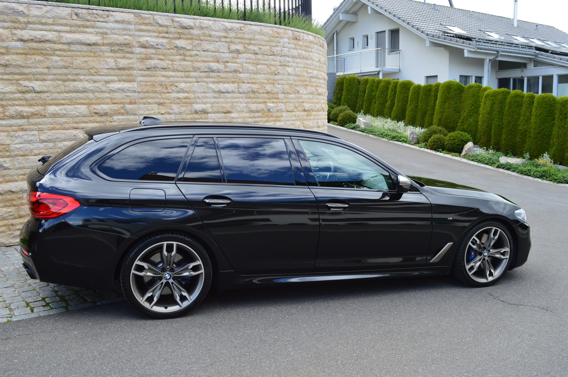 BMW M550d xDrive Touring Steptronic-image-3