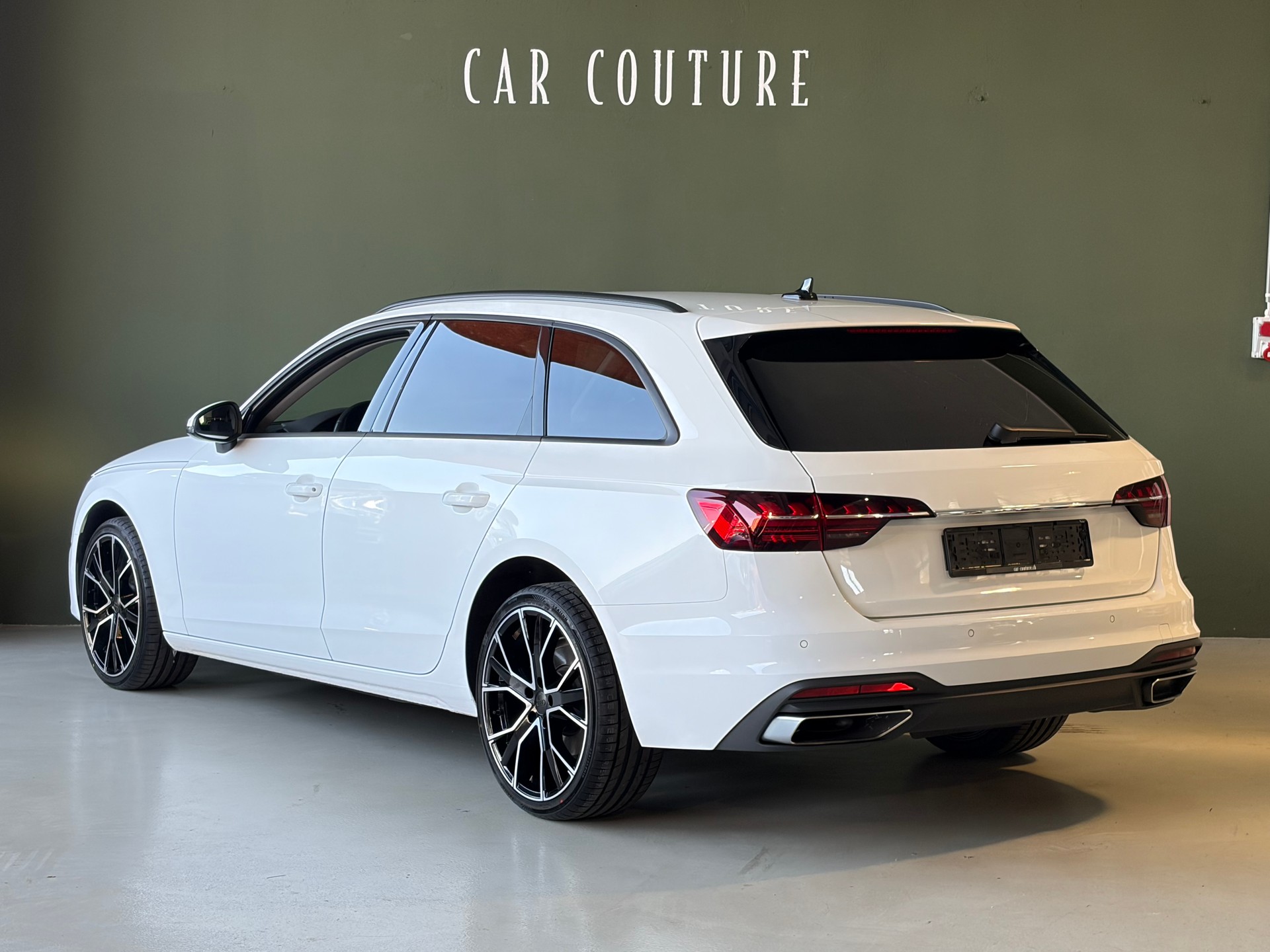AUDI A4 Avant 35 TDI S-tronic ***19Zoll-Alu***CH-Fahrzeug***-showroom-element-3
