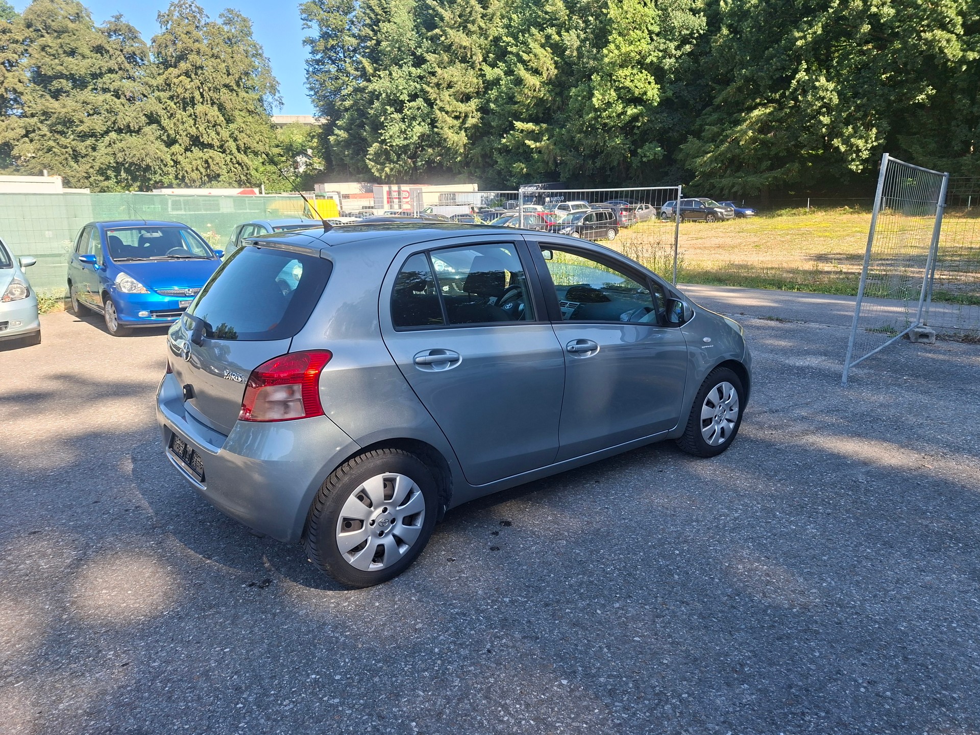 TOYOTA Yaris 1.3 Linea Luna-image-5
