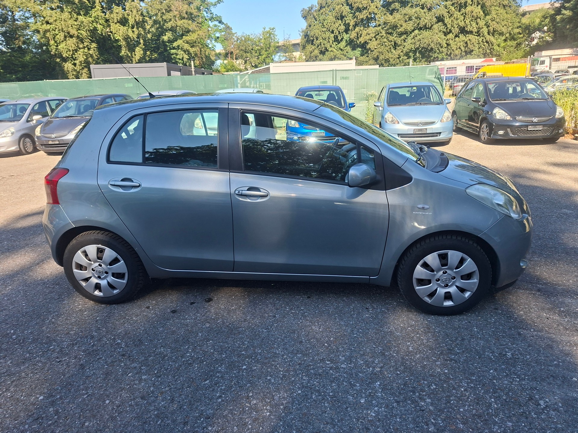 TOYOTA Yaris 1.3 Linea Luna-image-4