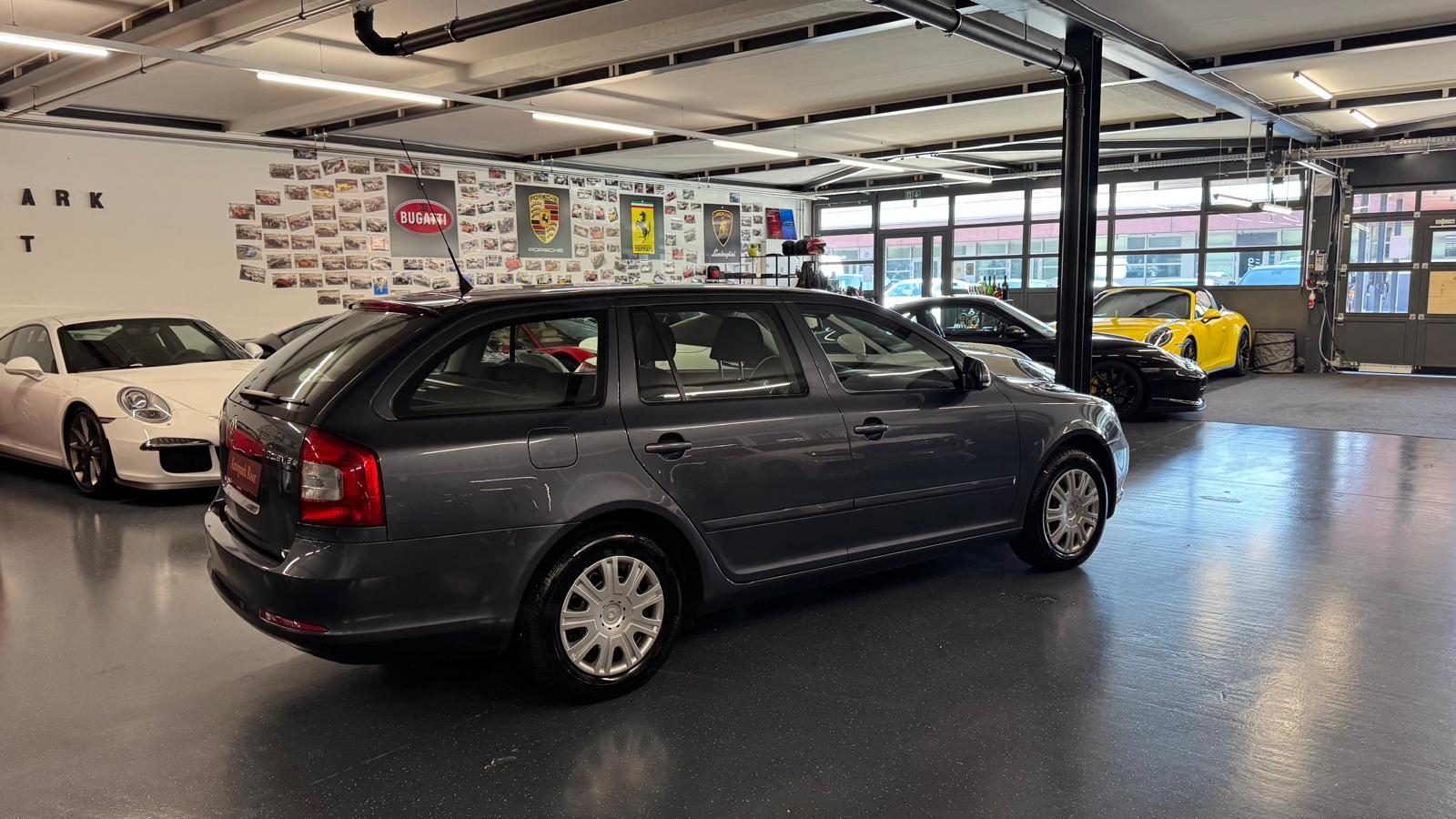 SKODA Octavia Combi 1.8 TSI Ambiente DSG-showroom-element-3