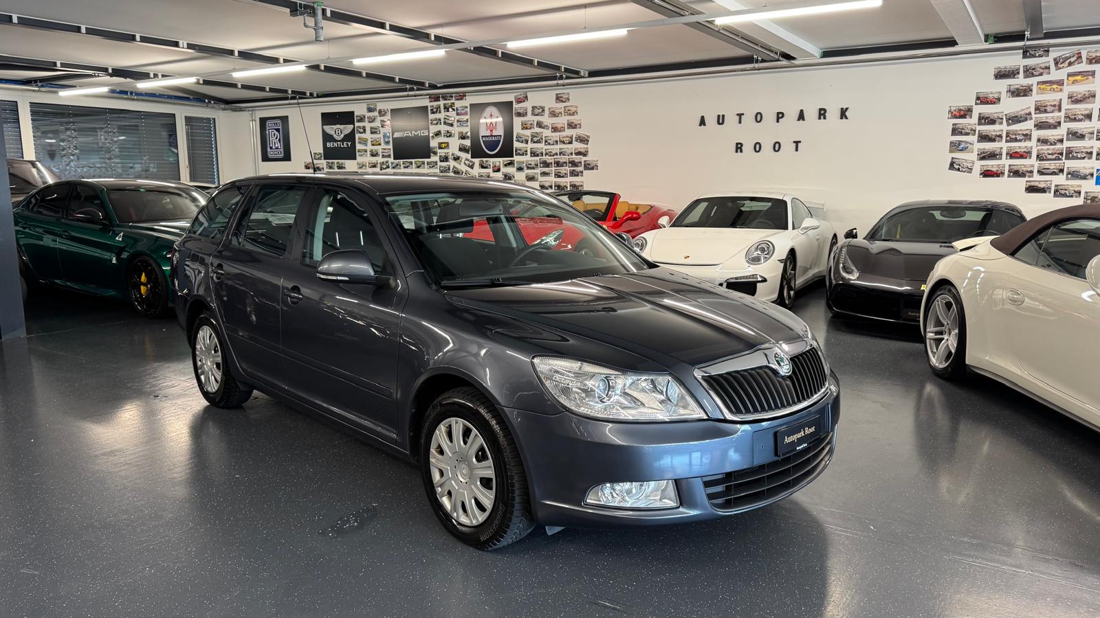 SKODA Octavia Combi 1.8 TSI Ambiente DSG