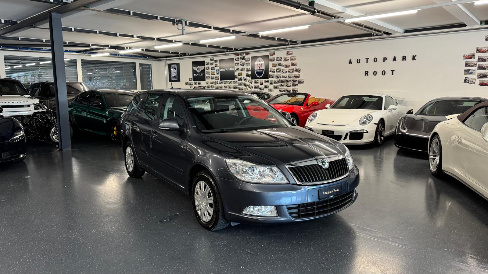 SKODA Octavia Combi 1.8 TSI Ambiente DSG-showroom-element-2