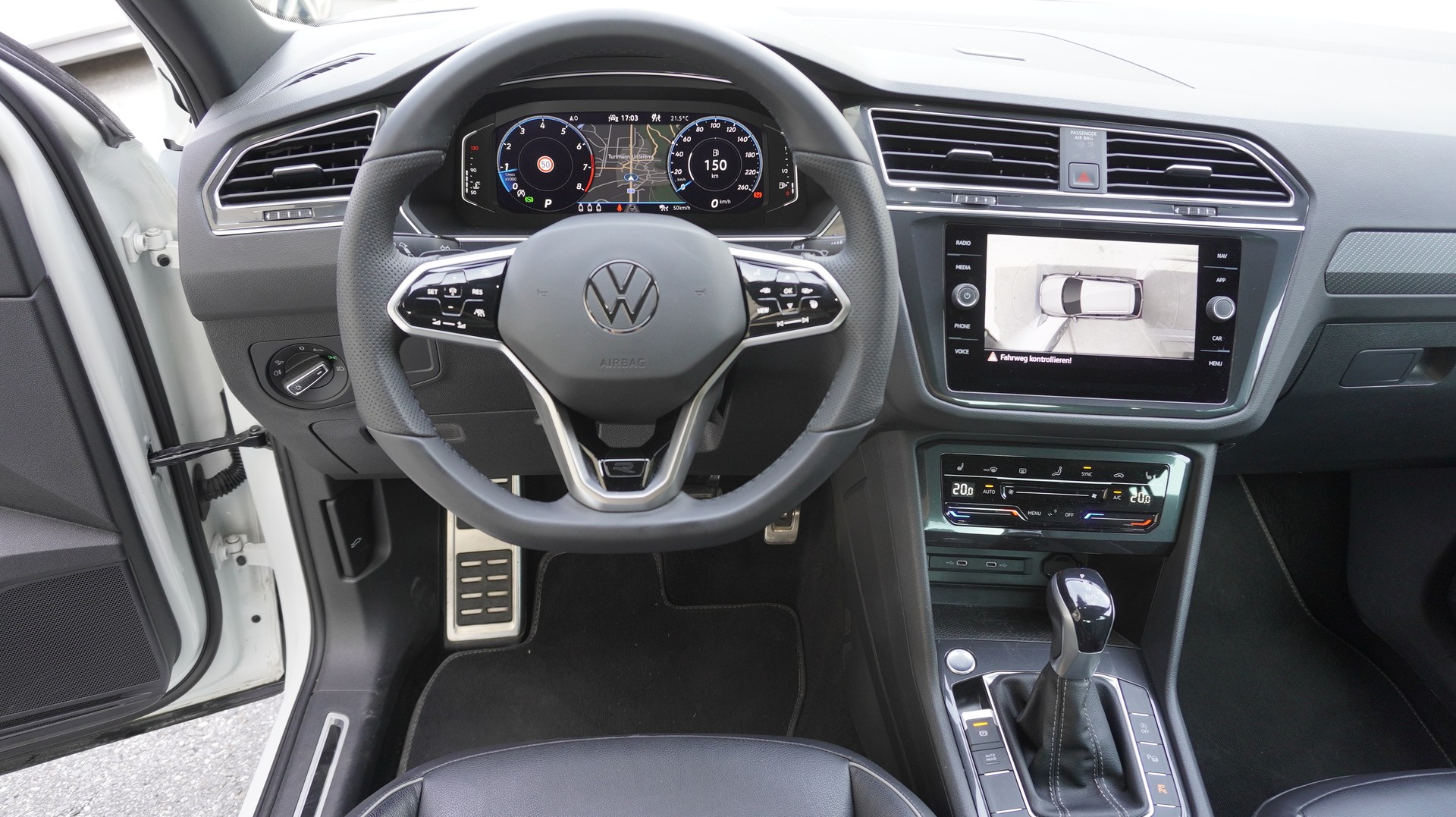 VW Tiguan 2.0TSI R-Line 4Motion DSG-showroom-element-1